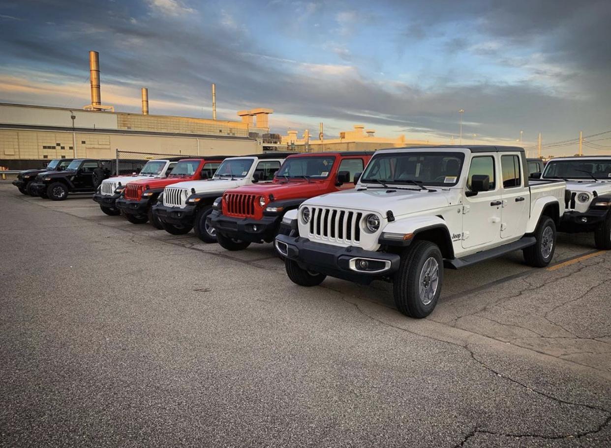 Jeep Gladiator FIRECRACKER RED Gladiator JT Club AC51BA0B-622C-4D72-BA17-95E55C436C53