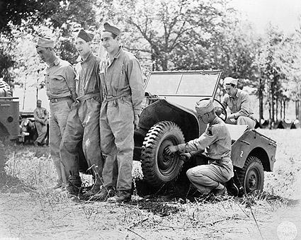 Jeep Gladiator Ok, I'll be the first to post here :) wwii-american-soldiers-improvise-jeep-repair-photo-print-3