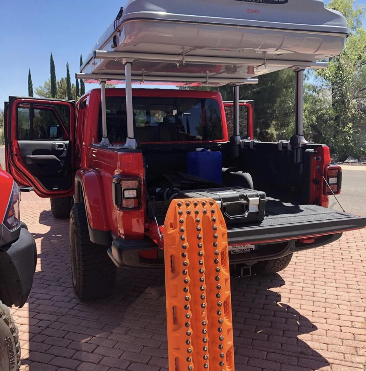 Jeep Gladiator FIRECRACKER RED Gladiator JT Club 4645EA38-110E-4F17-8E1E-B741EA3917B5