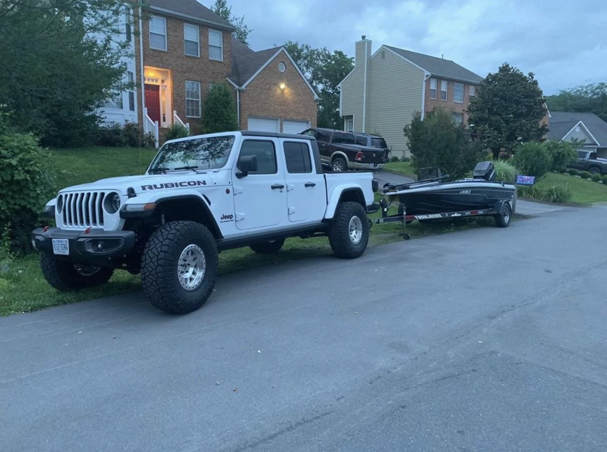 Jeep Gladiator BRIGHT WHITE Gladiator JT Club AAAAA3FD-E837-45C5-A5DD-27C74FD1E987
