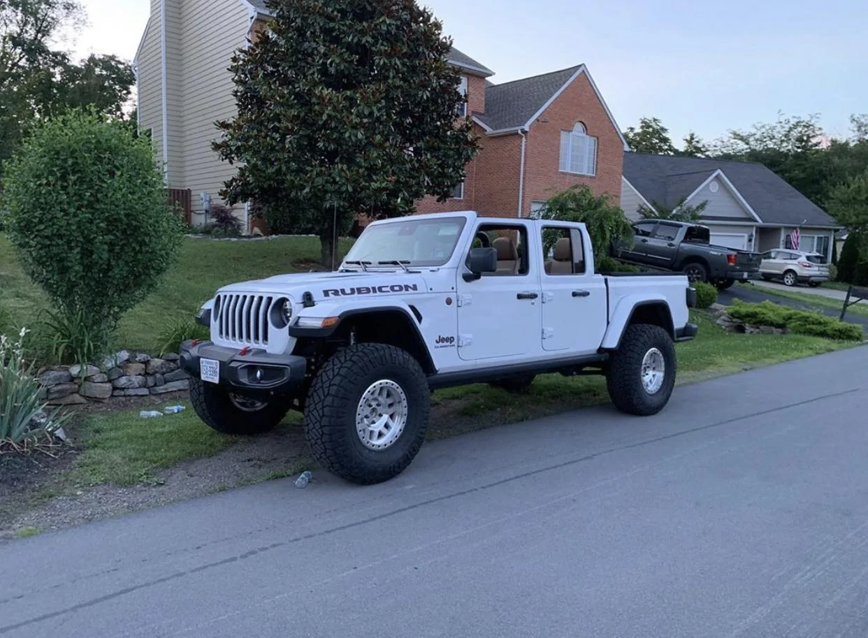 Jeep Gladiator BRIGHT WHITE Gladiator JT Club 0373A6DF-249F-45FC-A3C3-6A0CEEF68F4B