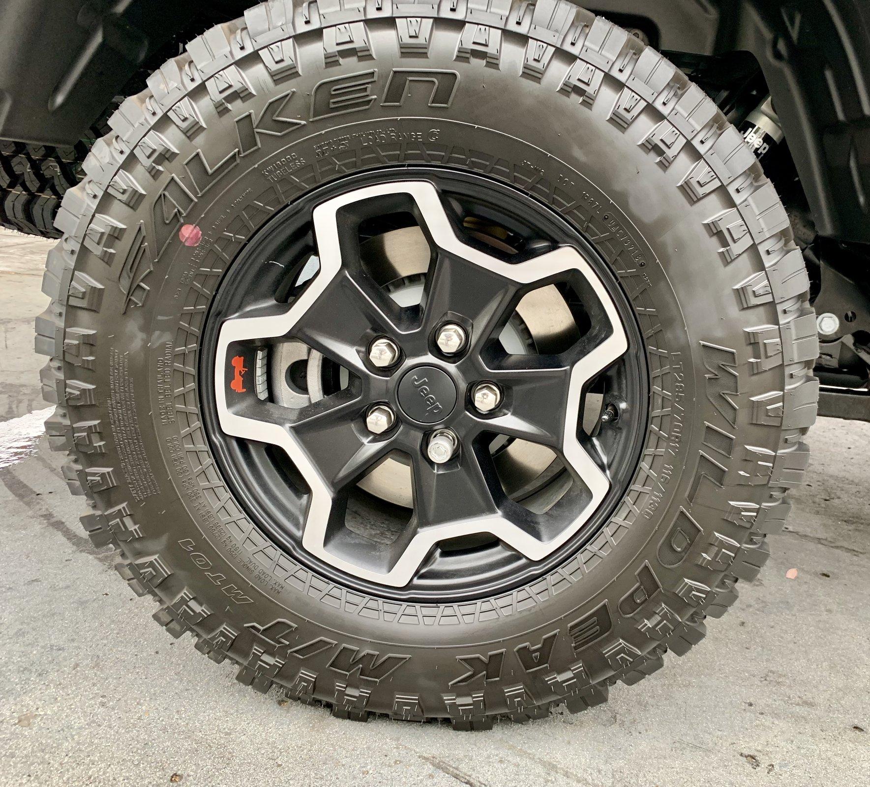 Jeep Gladiator Gladiator Rubicon Upgraded wheels / tires $1100 1E7AFEB4-5B72-4D54-969A-D478396A6C24