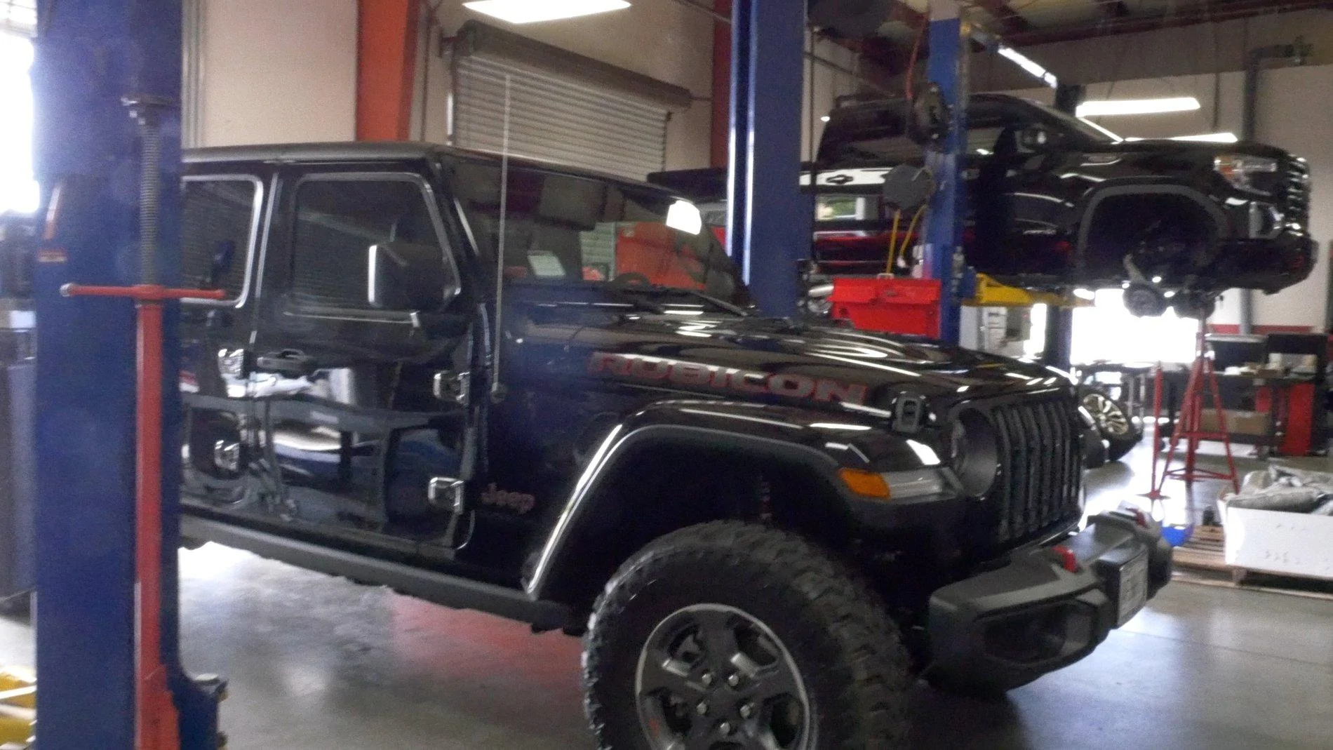 Jeep Gladiator Lifting our 2020 JT Rubicon - NOT MOPAR LIFT - P1030410