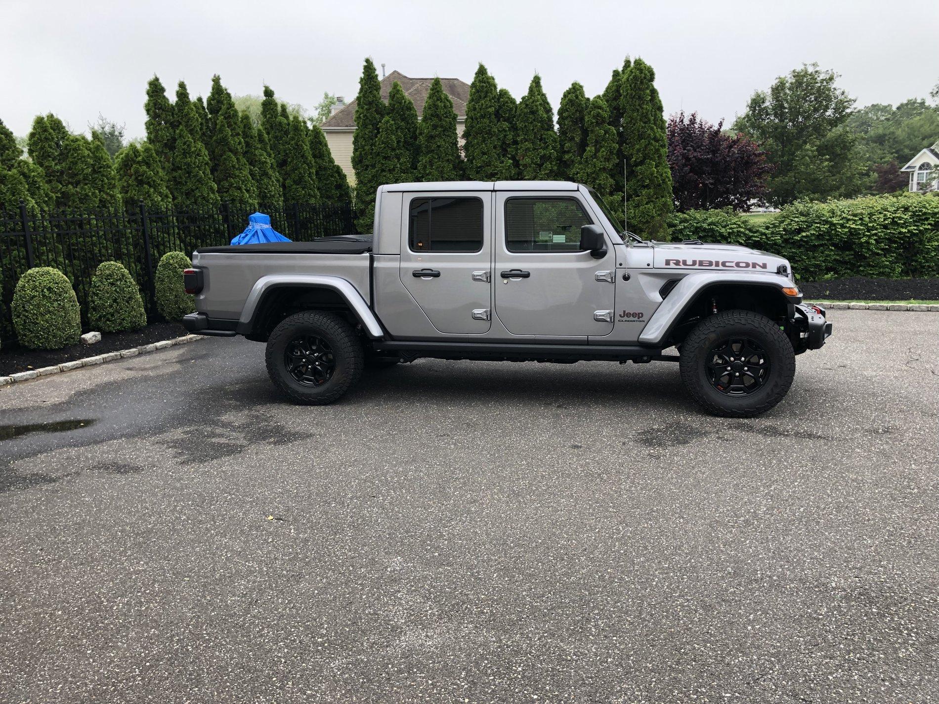 Jeep Gladiator Lifted LE With 1/2 a Mopar lift! 2D32D36B-2A74-4B40-A744-DF9BED7B7C40