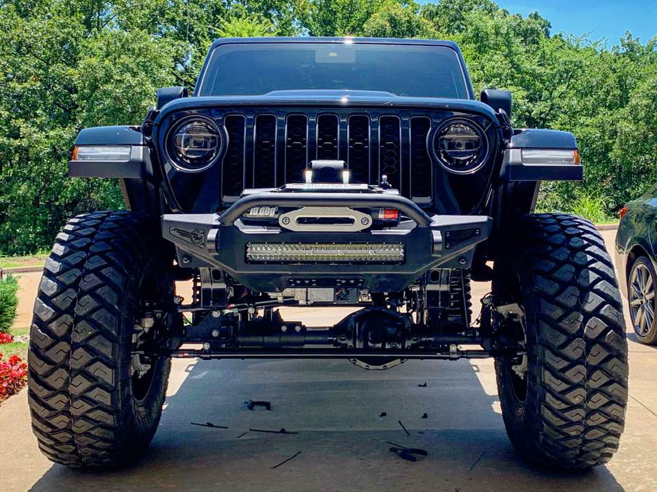 Jeep Gladiator @blackjeepgladiator Evo 4.5" S4+ King Shocks on 40's! nc_oc=AQli5P19Lb53QWgU7G_zYcH7c_3piqbR1dTanSgtvXIXW4tLN7E7VPfUK_9sEYBct7w&_nc_ht=scontent-dfw5-2