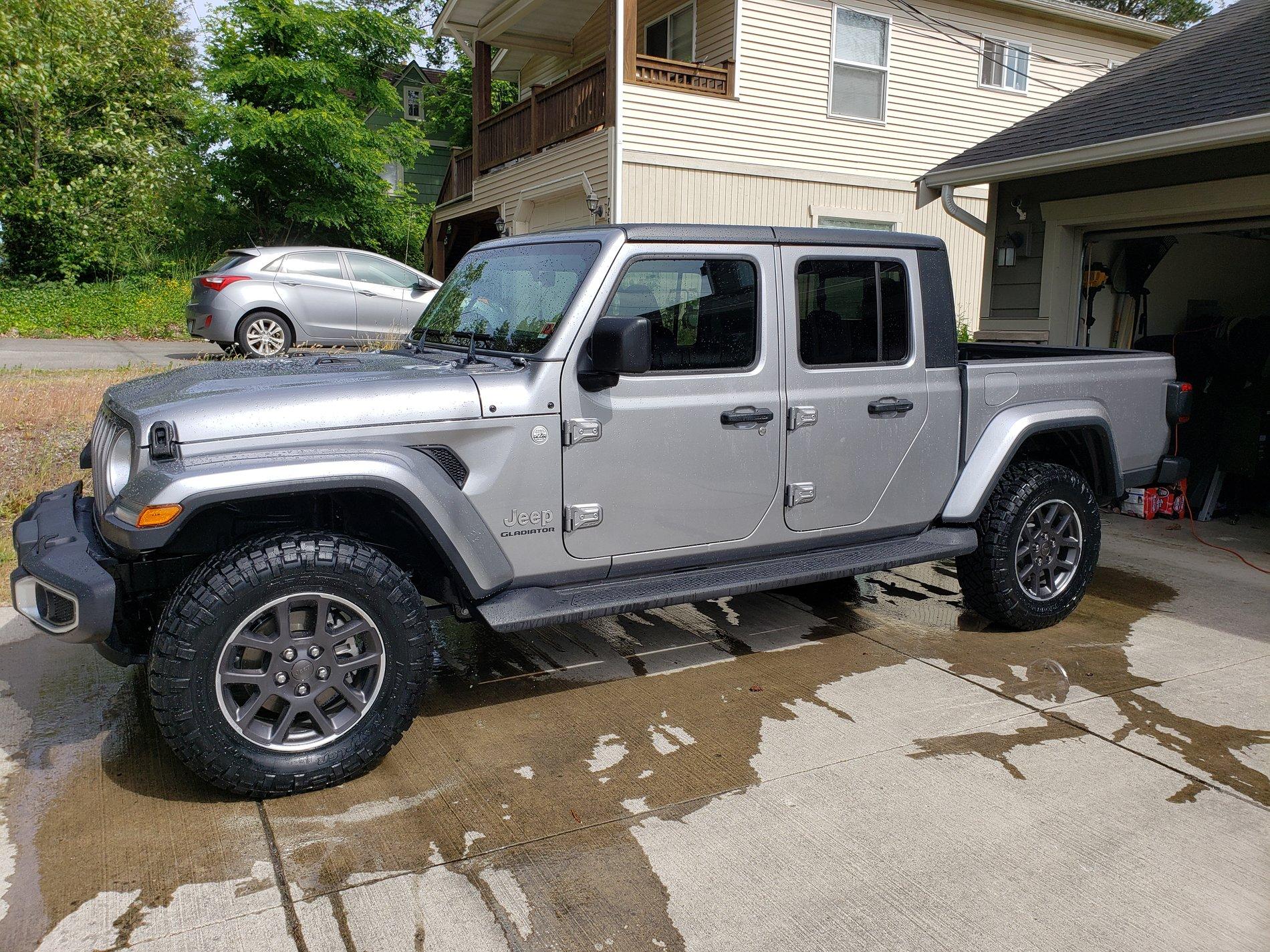 Jeep Gladiator BILLET SILVER Gladiator JT Club 20190617_161340