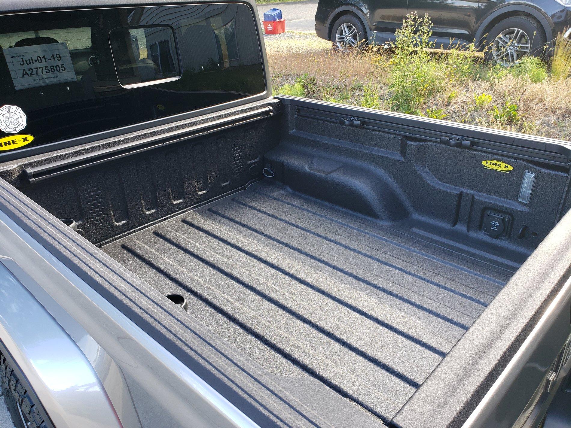 Jeep Gladiator BILLET SILVER Gladiator JT Club 20190618_090523