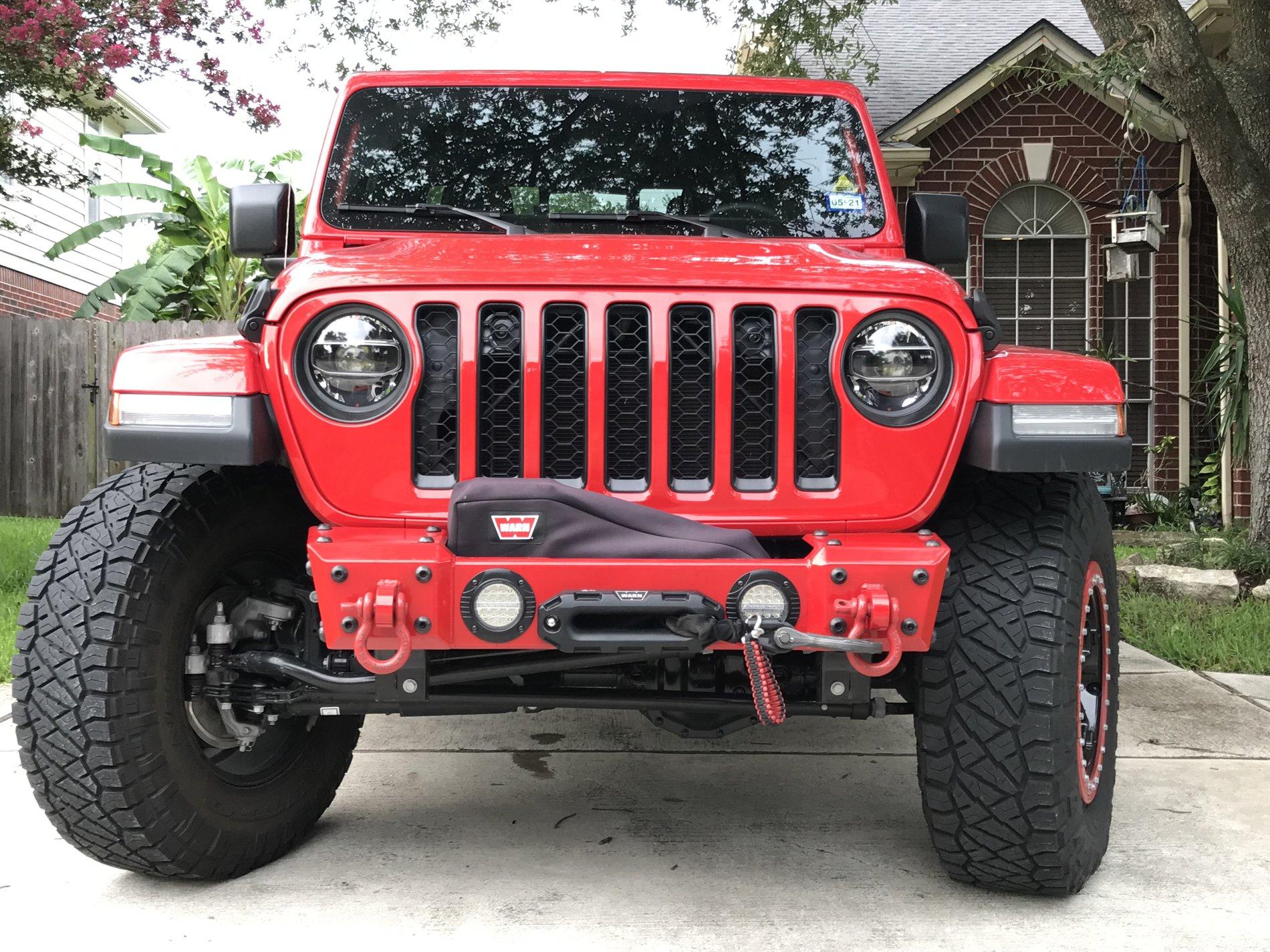 Jeep Gladiator FIRECRACKER RED Gladiator JT Club 7CFDF394-E3AD-42CE-9C30-521A08553261