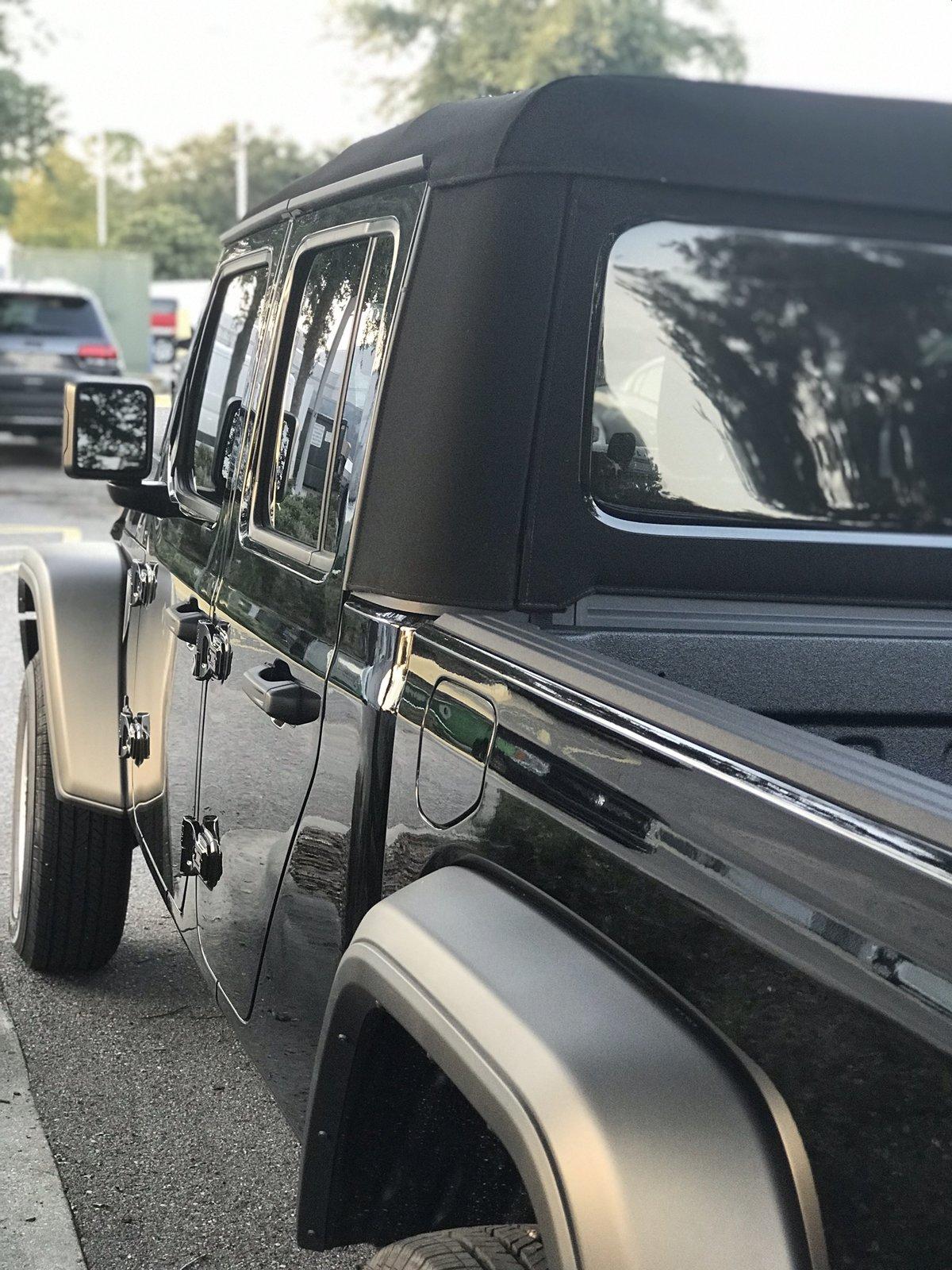 Jeep Gladiator BLACK Gladiator JT Club B7CB147D-CDC7-4EE3-B7B5-E87BDEA7305B