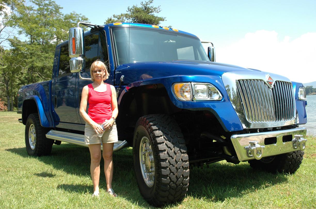 Jeep Gladiator Jeep On Major Steroids! - Mike Mas mxt1