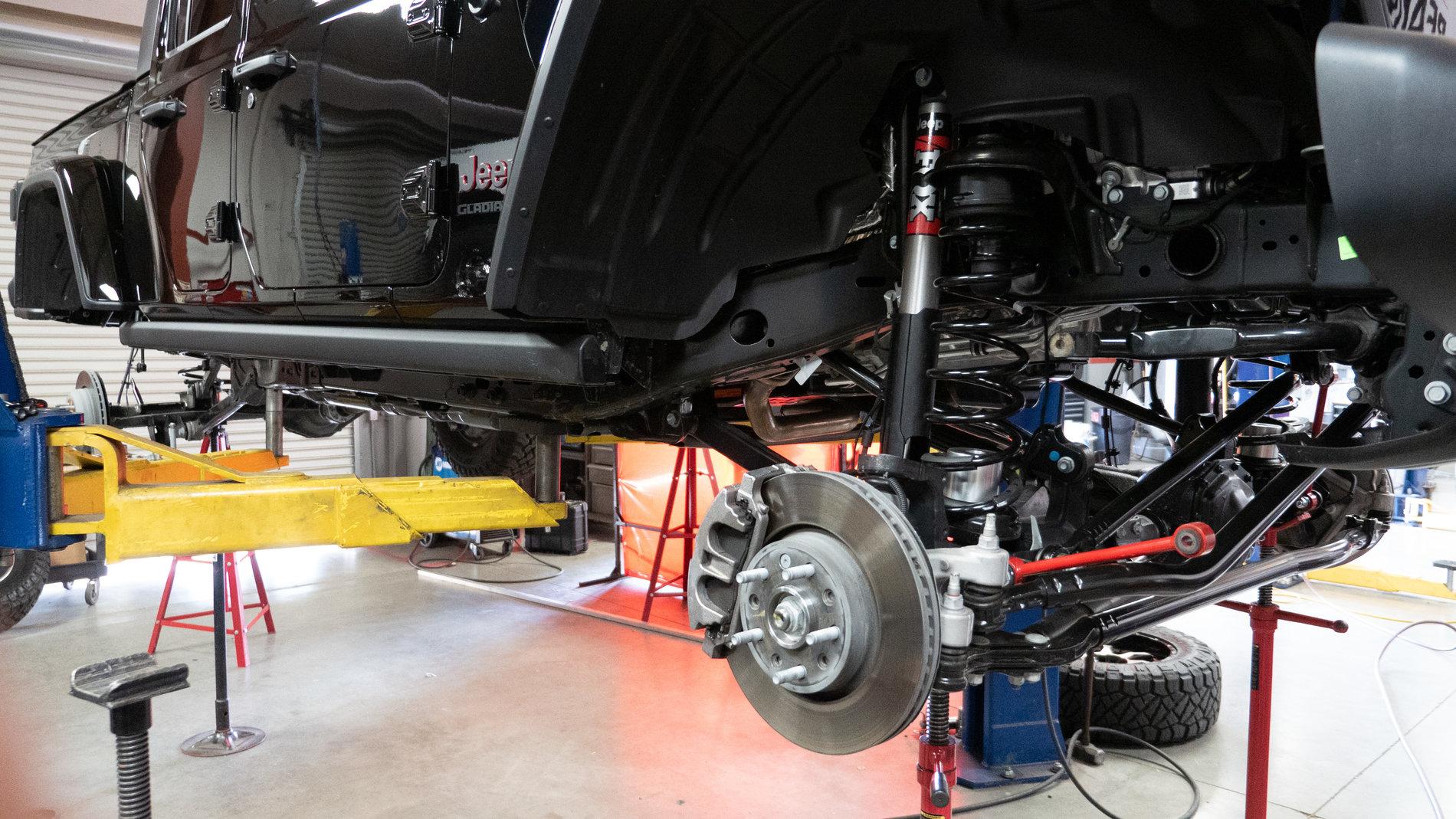 Jeep Gladiator Lifting our 2020 JT Rubicon - NOT MOPAR LIFT - P1030434