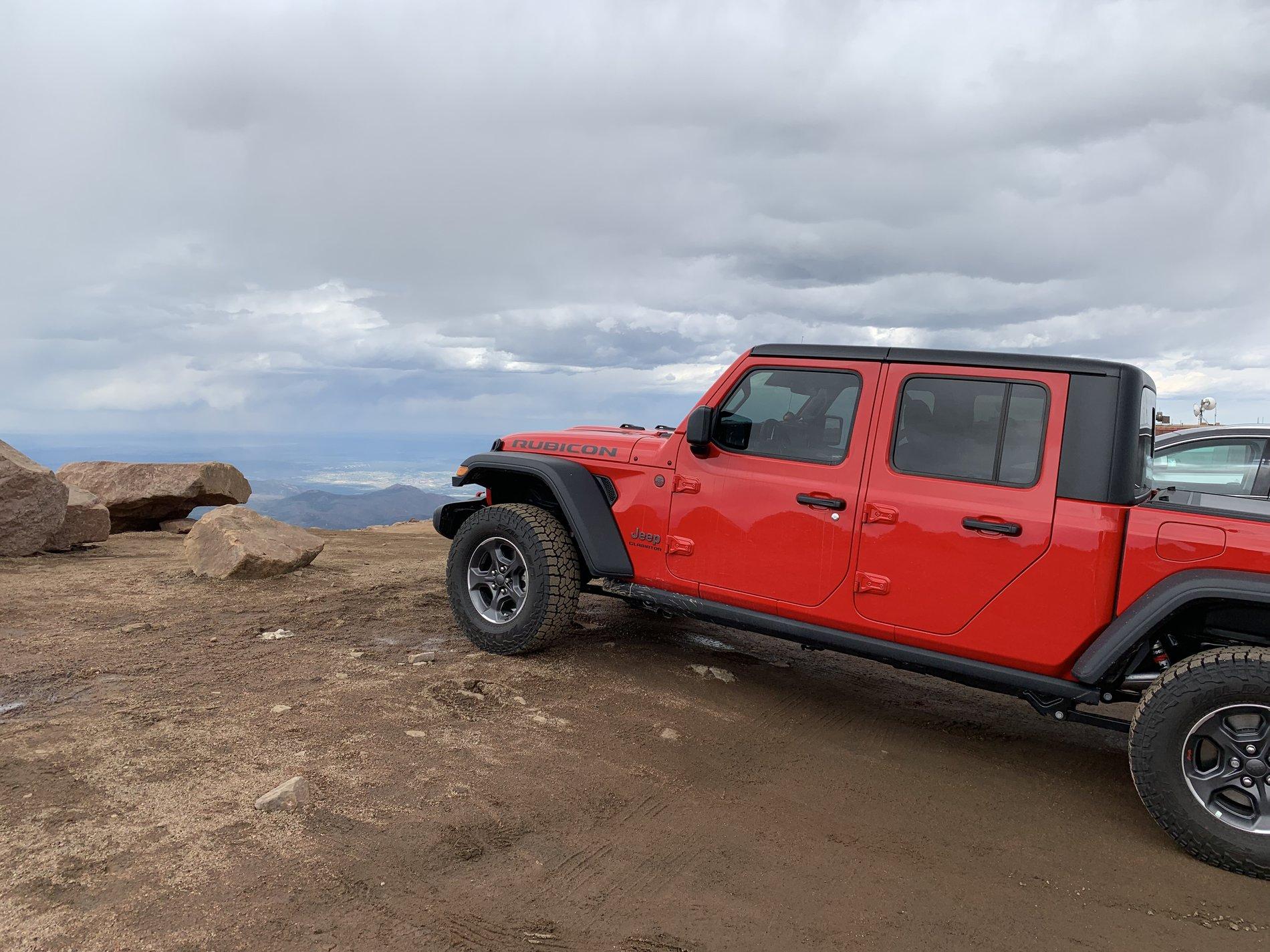 Jeep Gladiator FIRECRACKER RED Gladiator JT Club 121BCCC5-46E6-469C-9CC7-143858314130