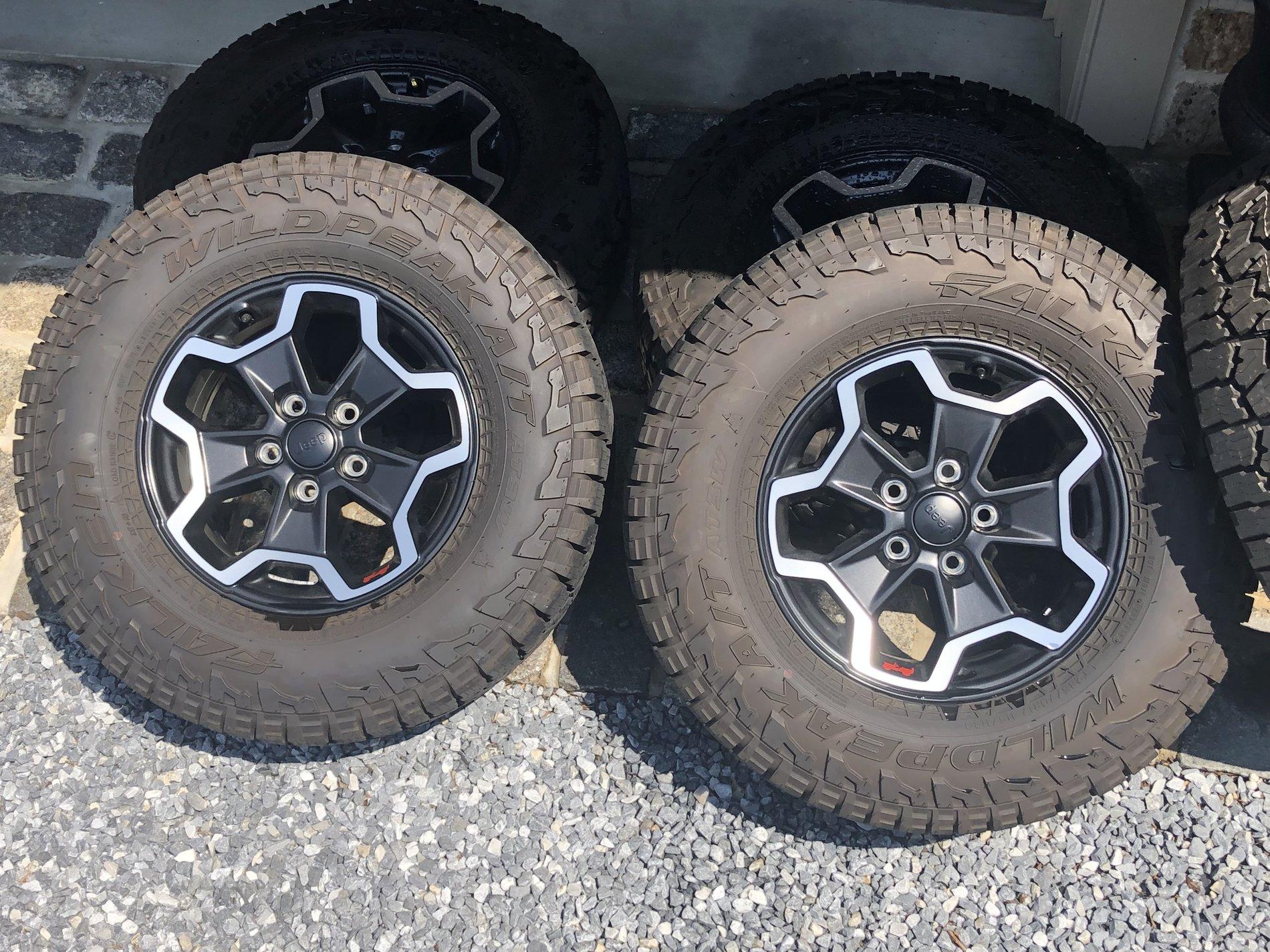 Jeep Gladiator Rubicon Upgraded Wheels and Tires 3074C5E2-E8C4-4186-9C62-FEE5B1BDB004