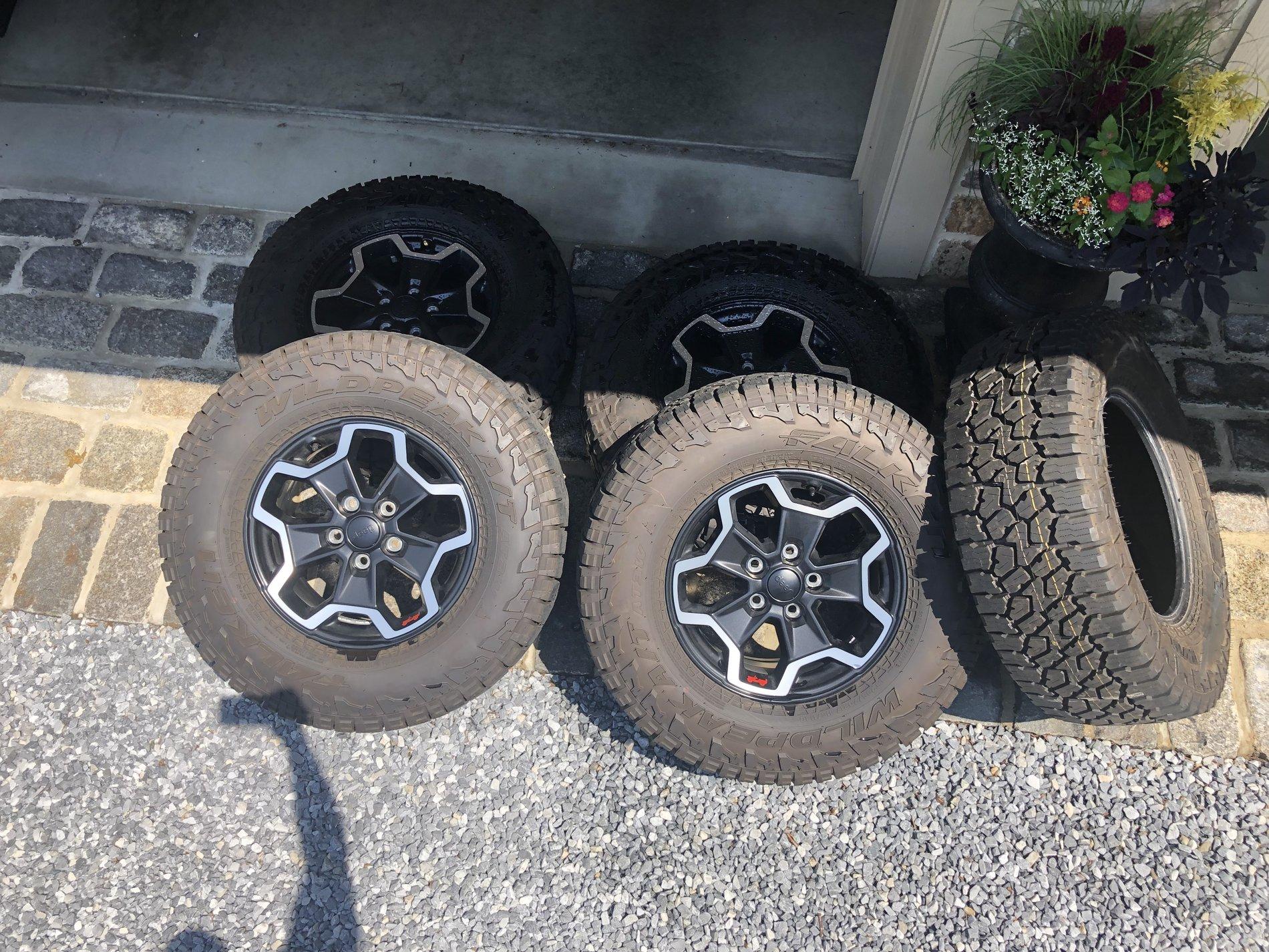 Jeep Gladiator Rubicon Upgraded Wheels and Tires A178887F-9B8F-4E67-BB25-E1FA1BB9FB1C
