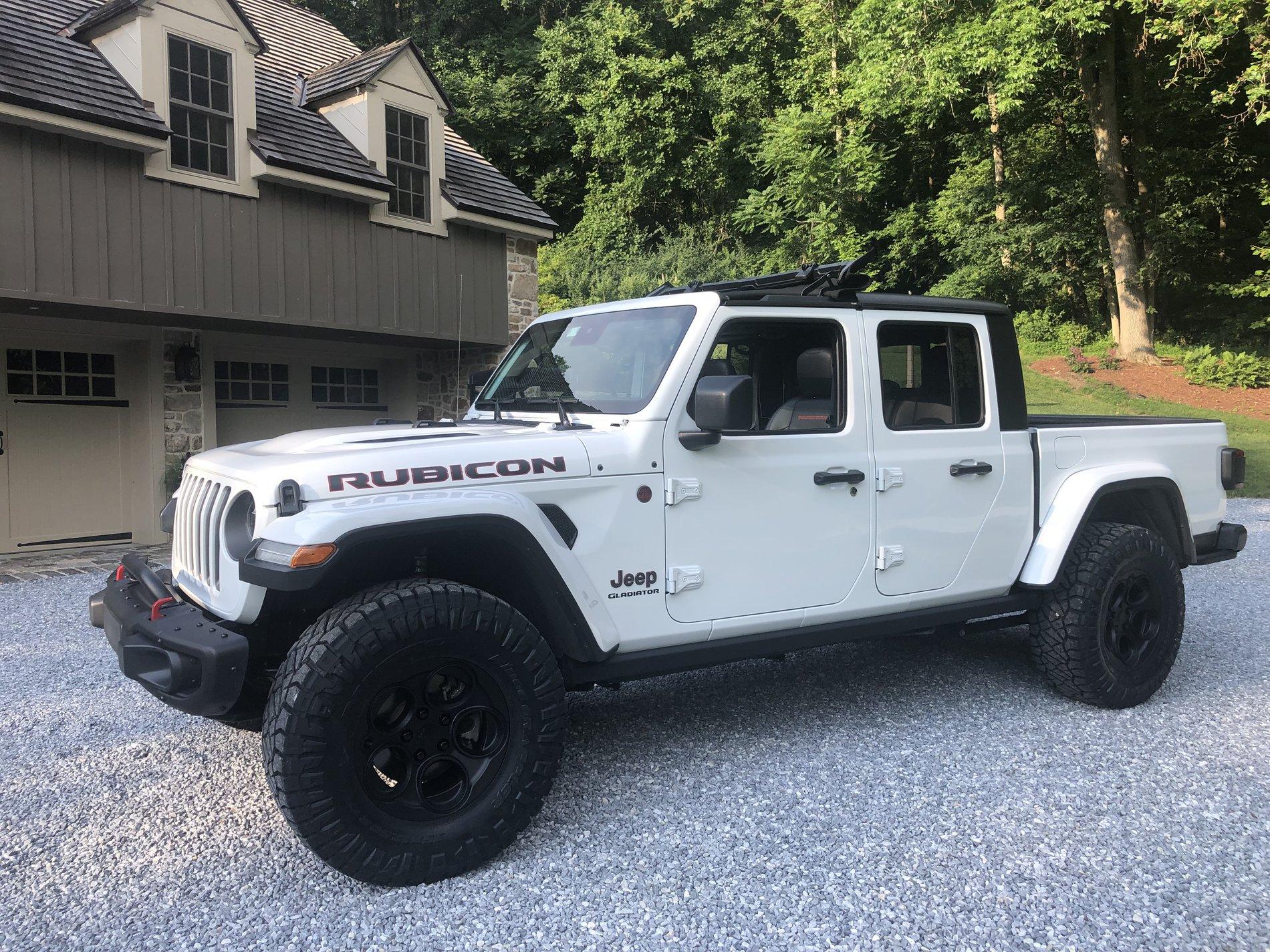 Jeep Gladiator BRIGHT WHITE Gladiator JT Club 904125DA-8D1A-426B-A065-267E09231B13
