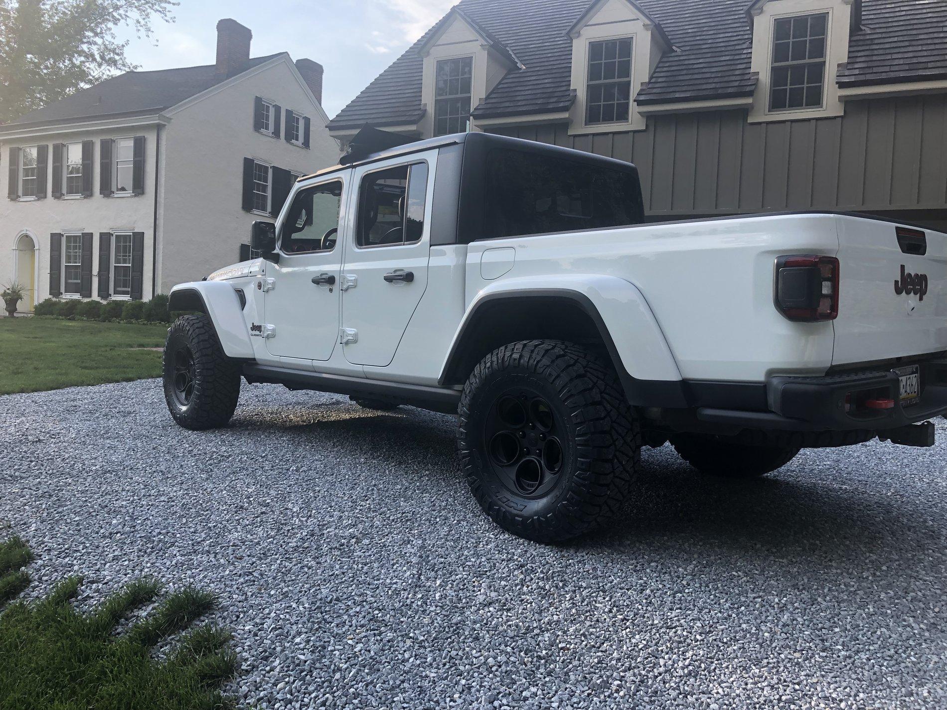 Jeep Gladiator BRIGHT WHITE Gladiator JT Club F9E8806C-2D48-4028-8E27-89C0F737E9B4