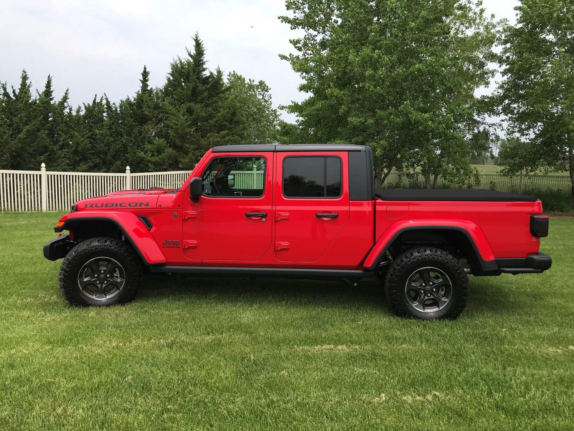 Jeep Gladiator Red Ruby IMG_2979 2.JPG