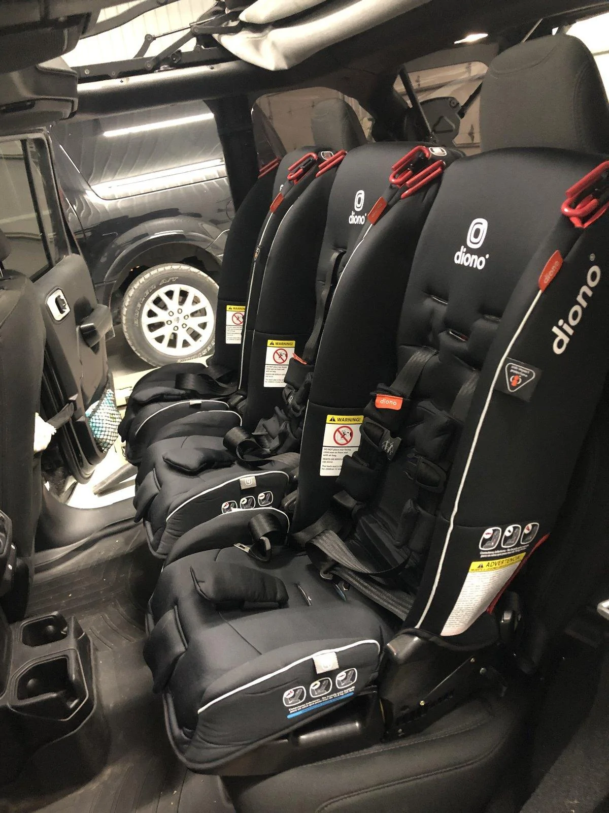 Jeep Gladiator Car seats! 0117788E-6D8B-4D40-9B54-E5ECDB8DBFFE