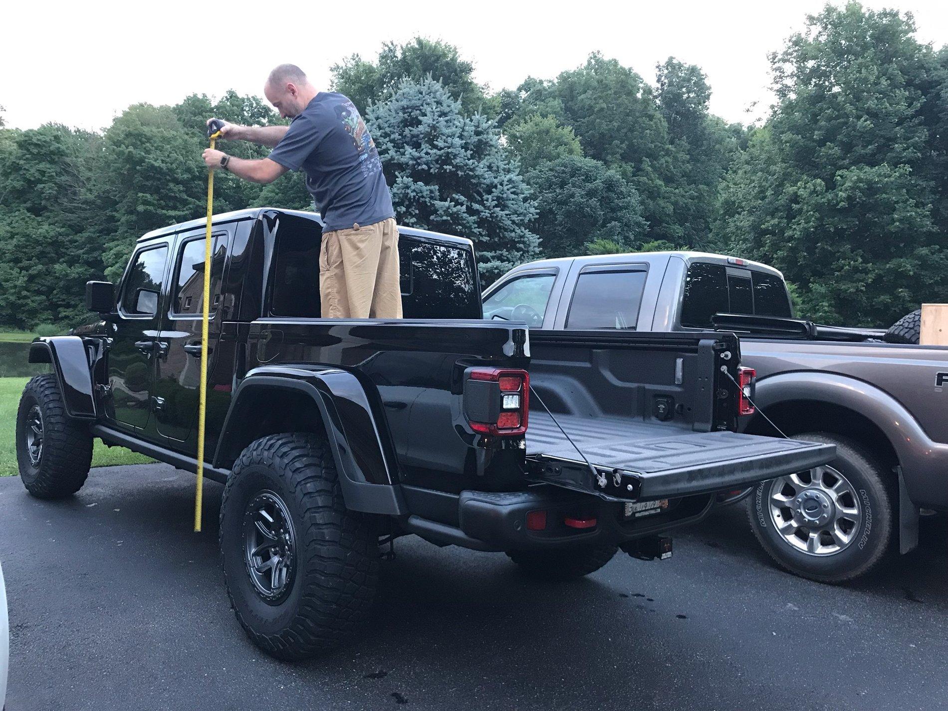 Jeep Gladiator Gladiators on Mopar 2" Lift Kit EjK4naN
