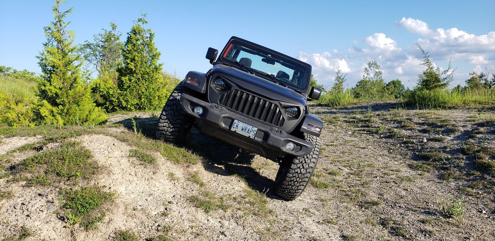 Jeep Gladiator 37's on My Stock Height JT Sport ftghfst