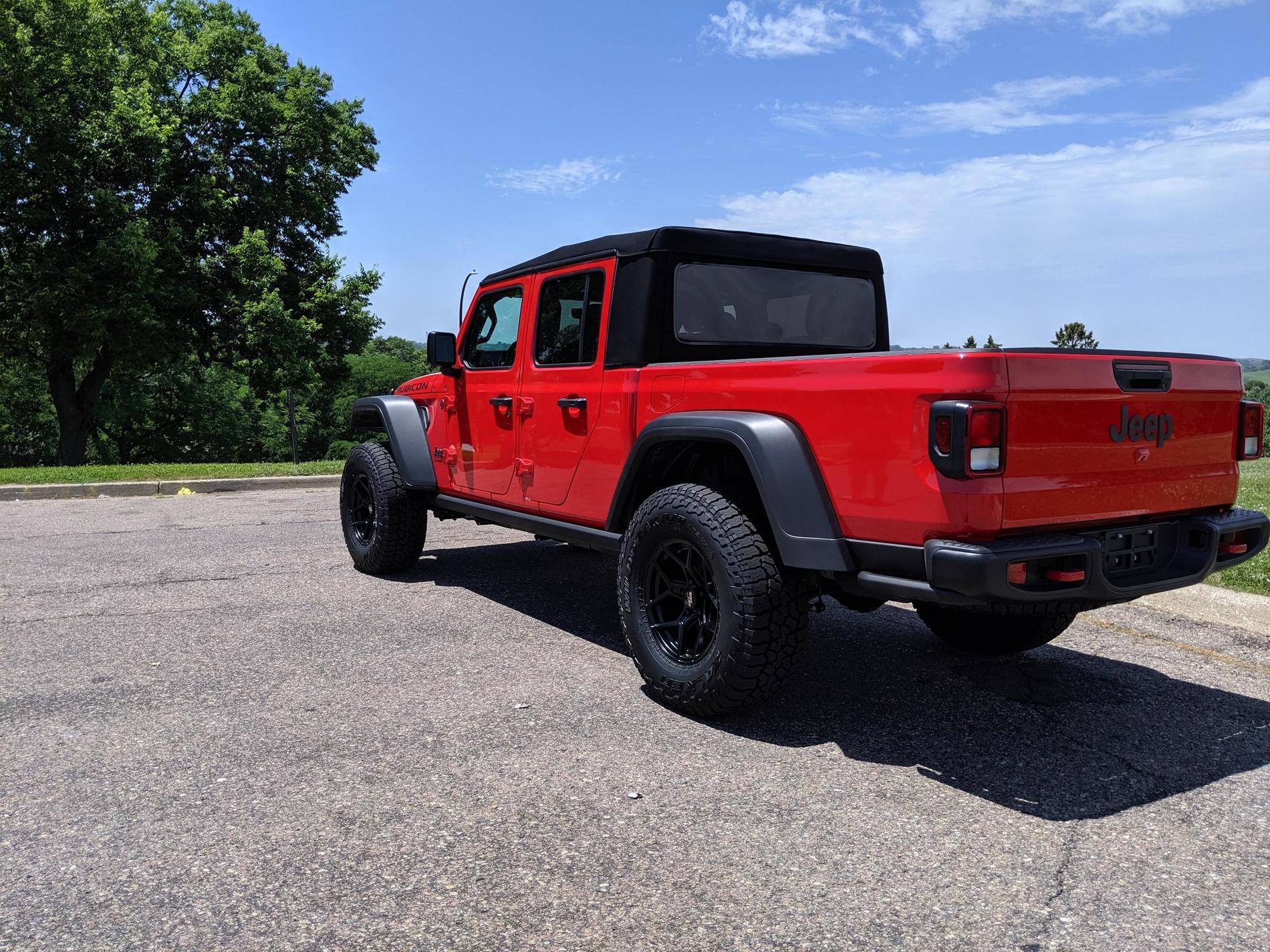 Jeep Gladiator Request: Gladiators with soft tops 26F251C2-A17C-4E29-9449-99844D2EDF85