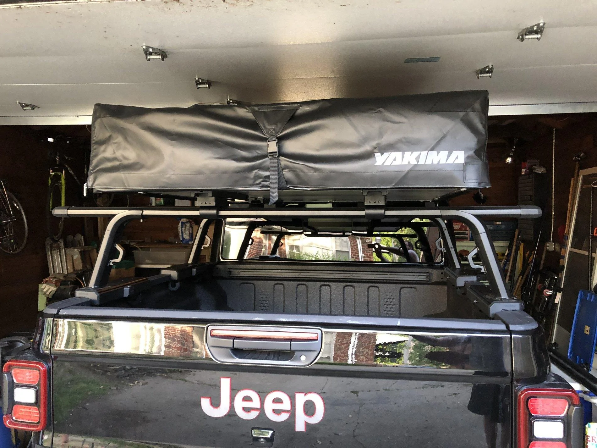 Jeep Gladiator Yakima Outpost HD w/ Skyrise 3 Roof Top Tent 45B0DD31-7191-4971-87D7-A4A63FE68994