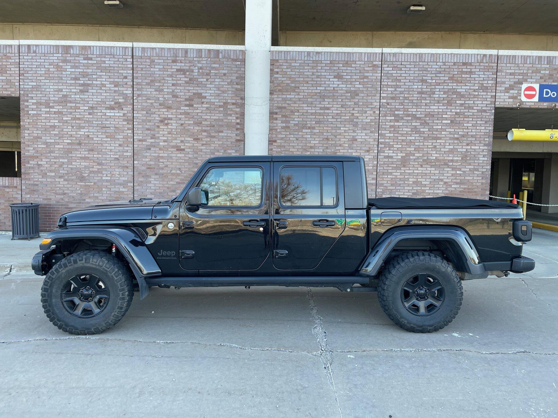 Jeep Gladiator Pic request: Sport with Rubicon Takeoffs IMG_4457