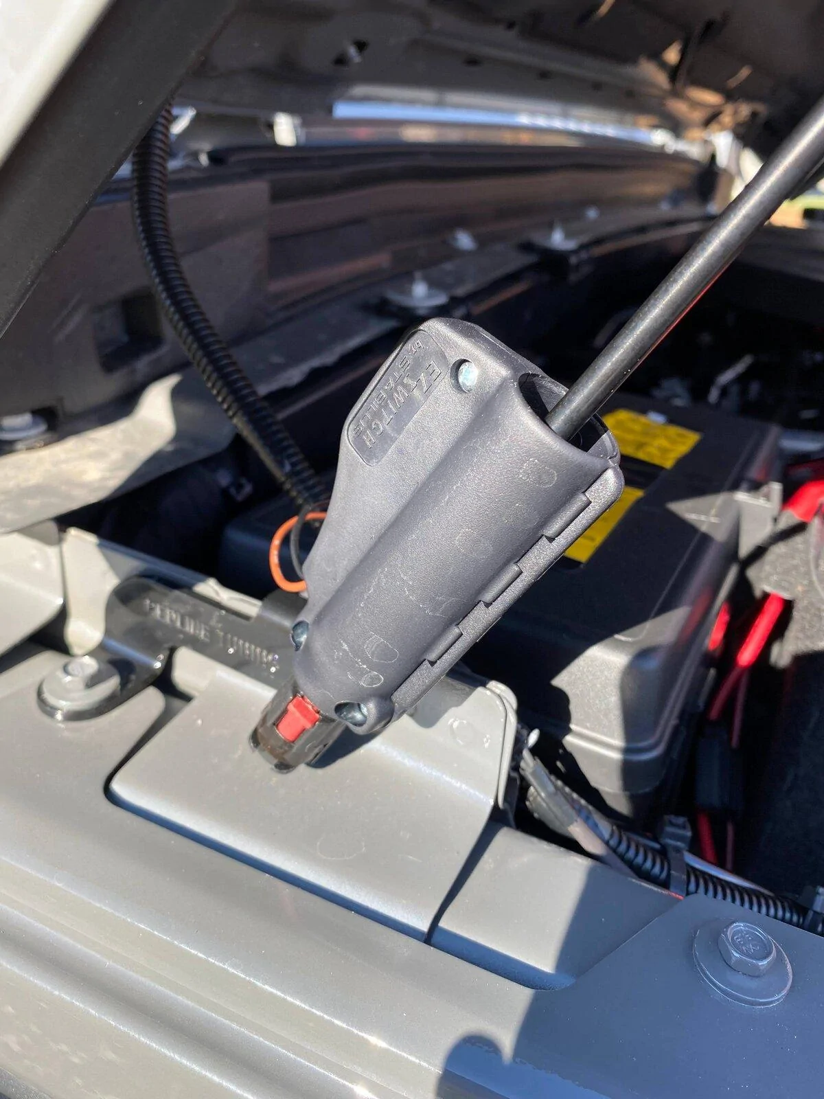 Jeep Gladiator Gas strut activated switch. IMG_3146