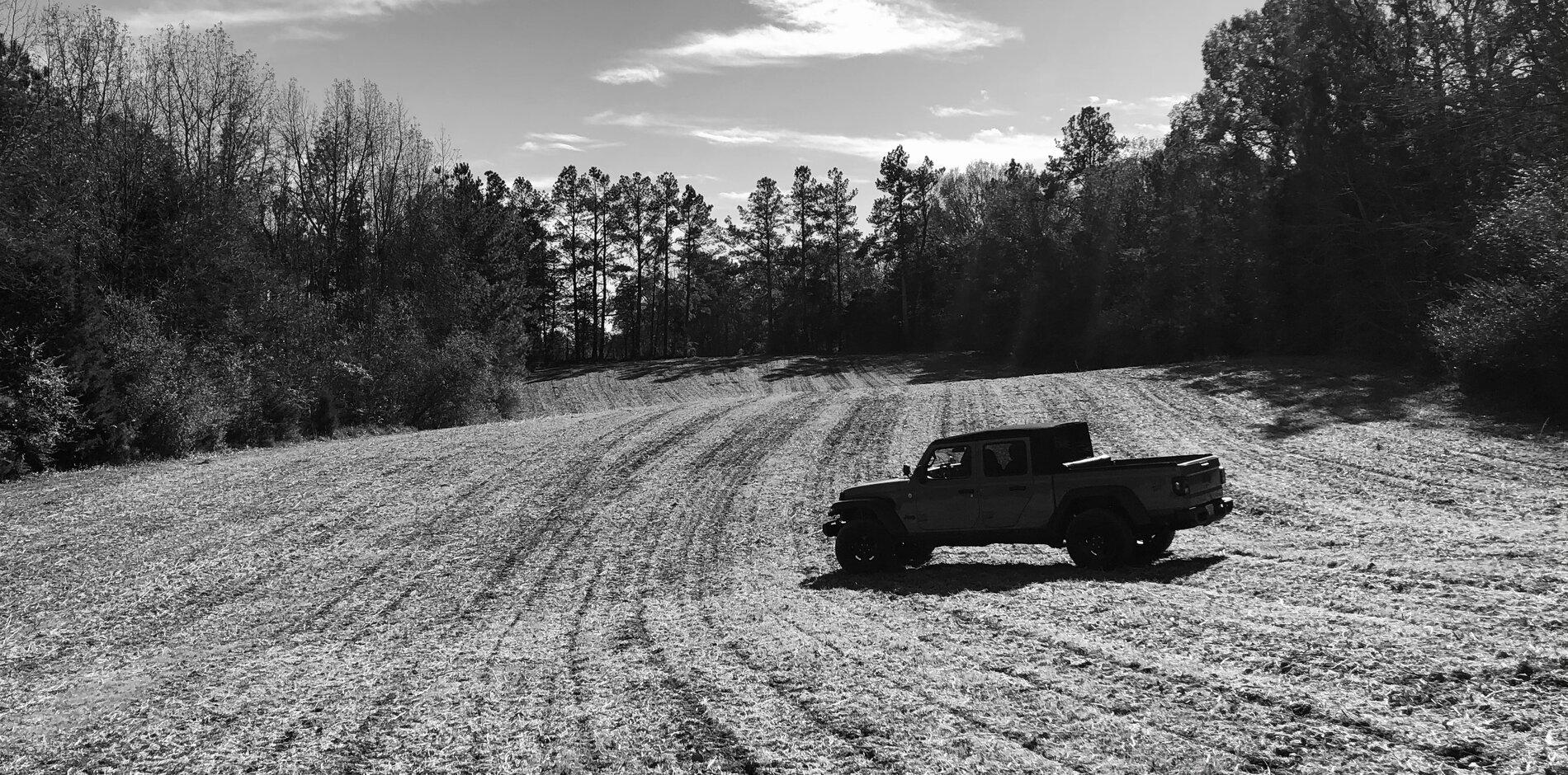 Jeep Gladiator Gladiator Glamour Shots 82A4F716-37AA-46D3-8FBD-BB63376210E9