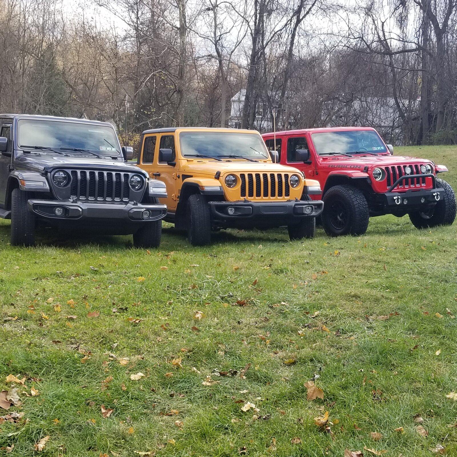 Jeep Gladiator Jeeps Parking Next To Jeeps 20211126_151746