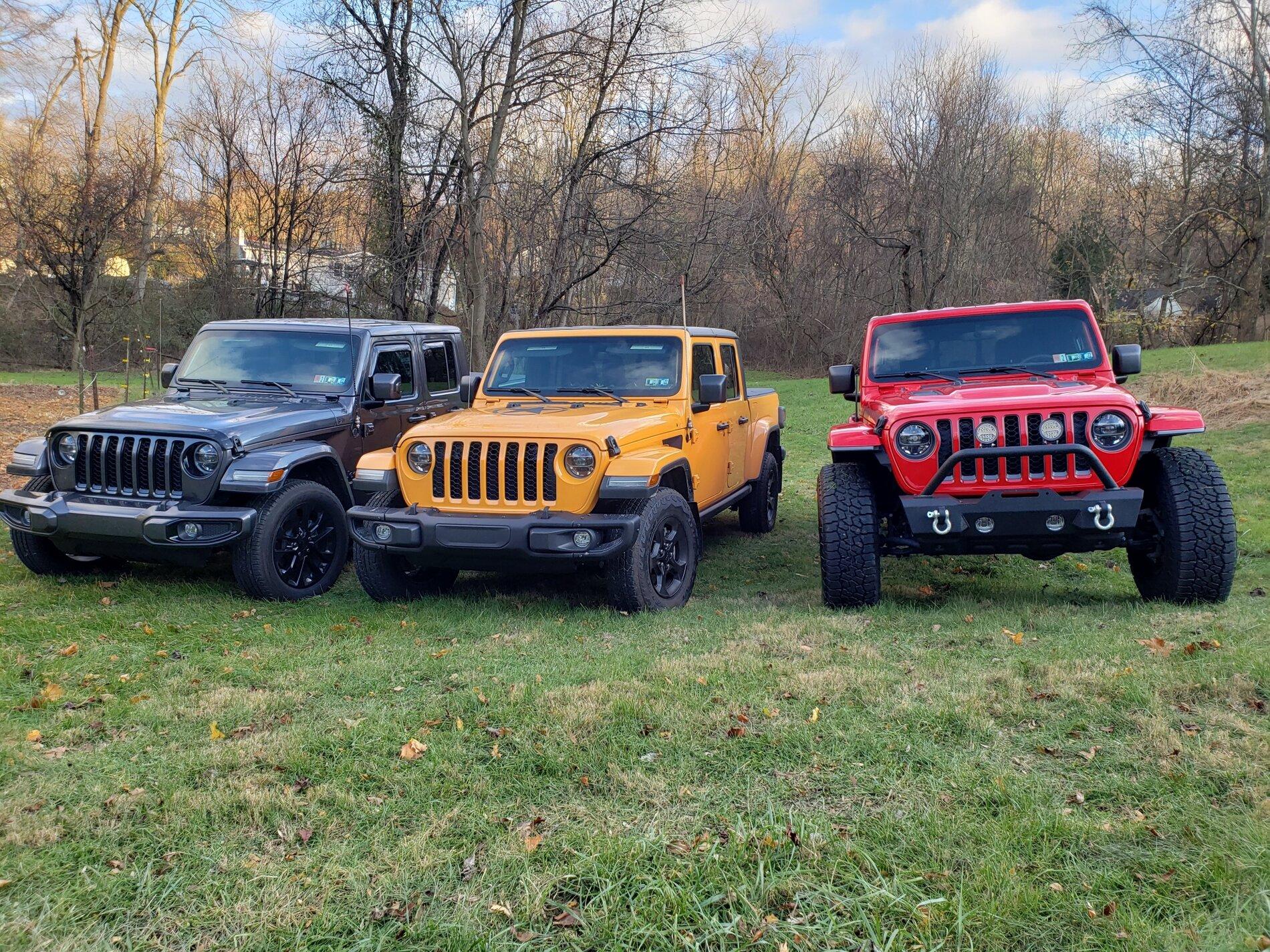 Jeep Gladiator Three Gladiator Family..... and a Wrangler. 20211126_152321_resized_1