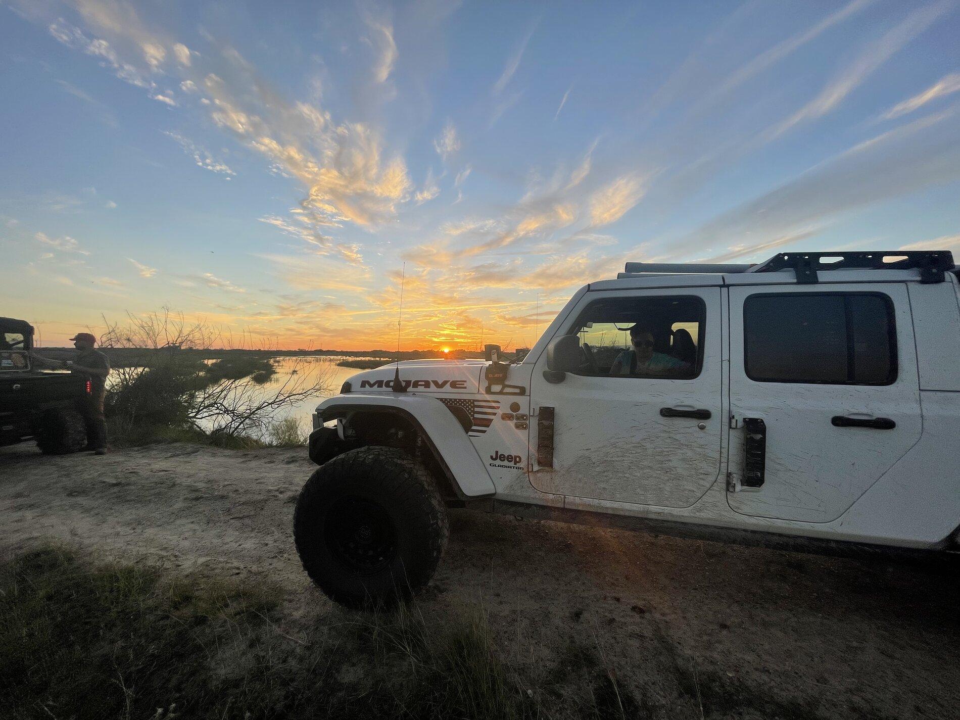 Jeep Gladiator Gladiator Glamour Shots AF3C0D33-FE86-43D6-AFE7-BBA2EF7BB561