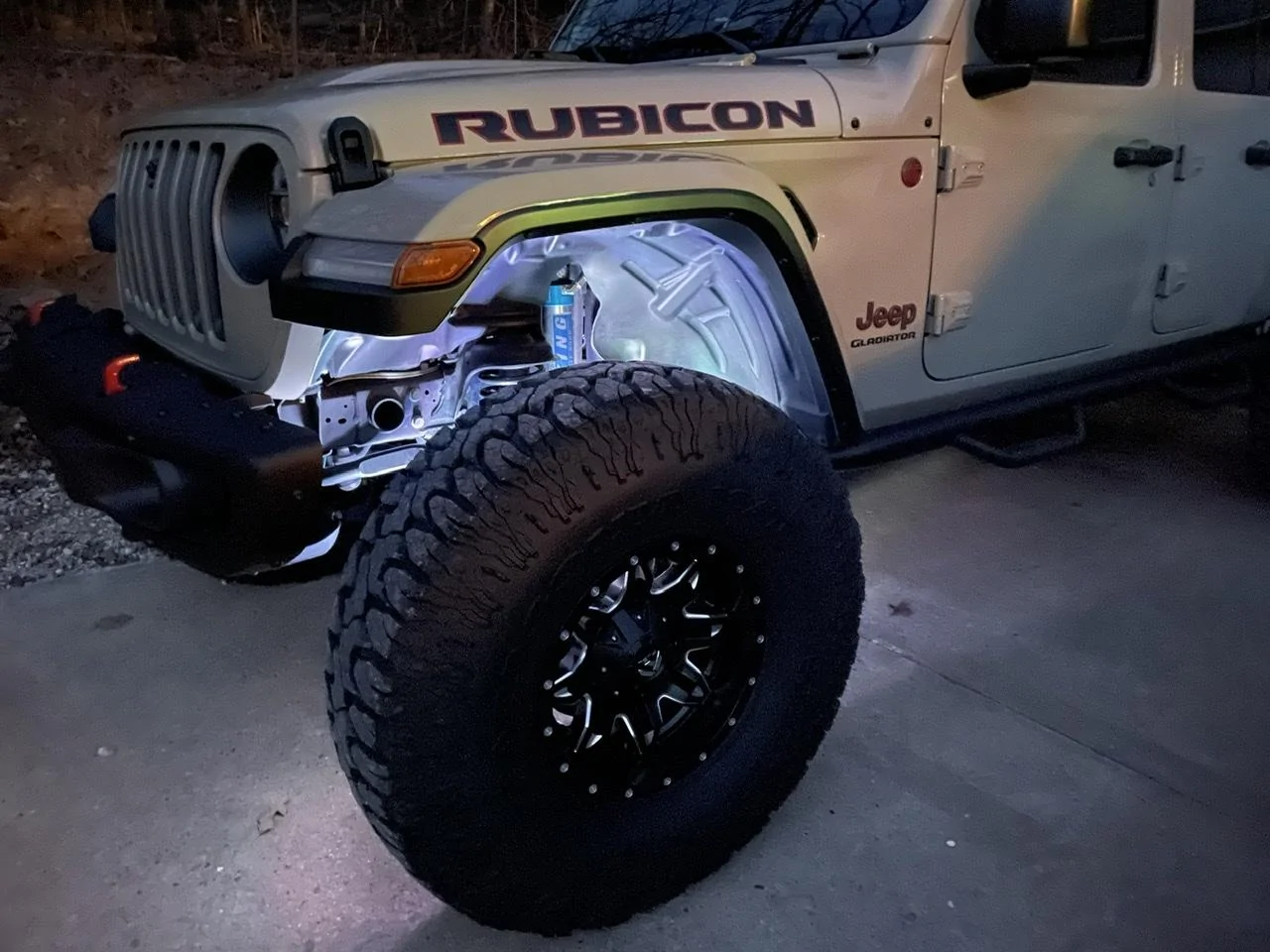 Jeep Gladiator Wheel lights, yay or nay? F0850F5B-E742-4DB5-B24B-39B473B63E98
