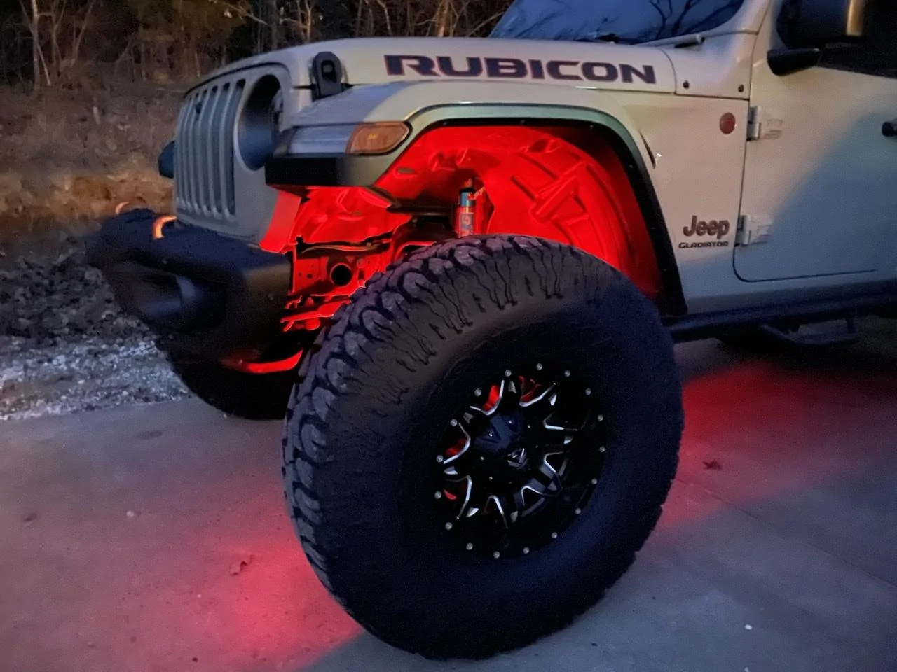 Jeep Gladiator Wheel lights, yay or nay? D657A23F-B4B3-4CC4-BF4E-C385633FFD1C