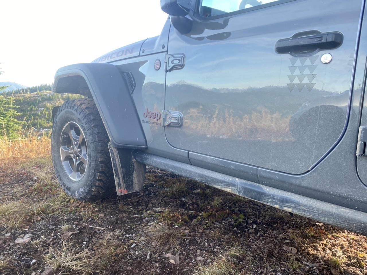 Jeep Gladiator Keeping door handles clean (extended fender flares?) B4EB3712-D920-49FD-8CDB-1798F34BE769