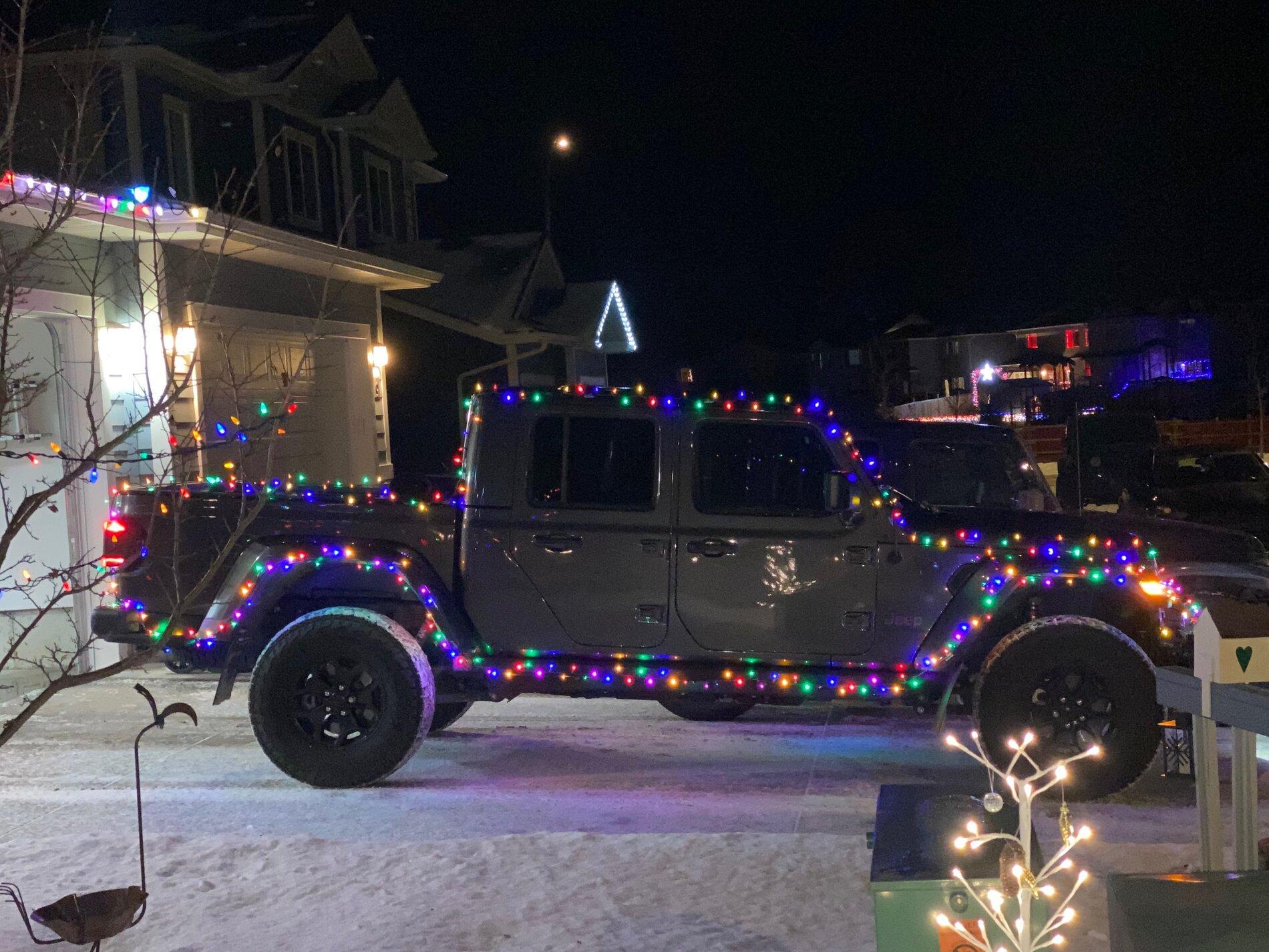 Jeep Gladiator Holiday Lights on Your JT lights