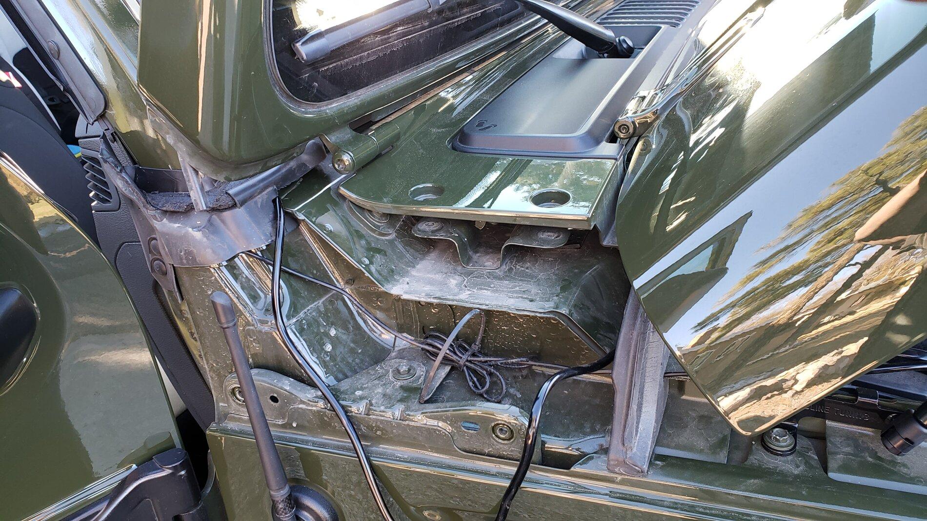 Jeep Gladiator Getting wires through grommet in firewall, any pointers? 20211129_151425