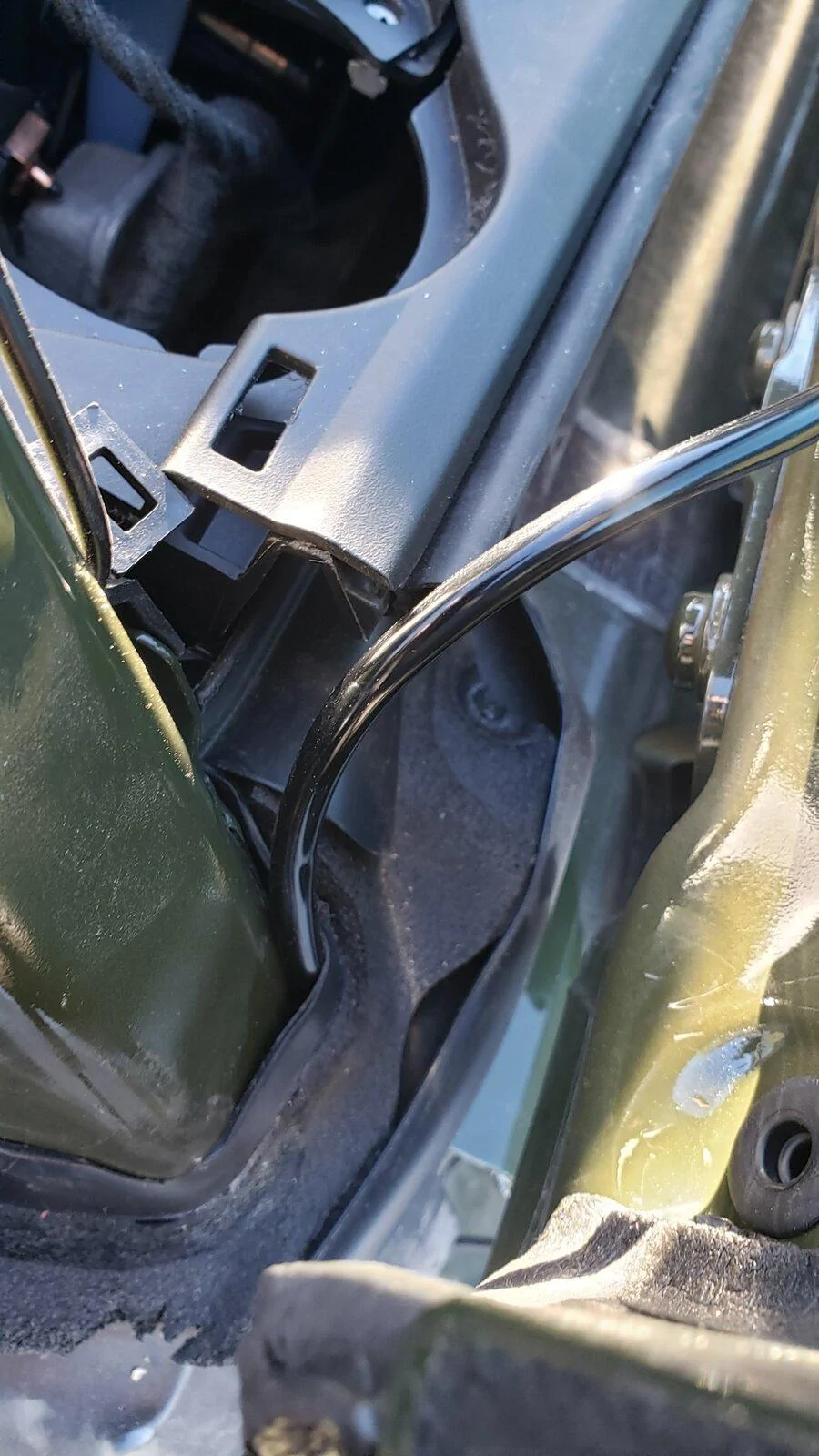 Jeep Gladiator Getting wires through grommet in firewall, any pointers? 20211129_151546