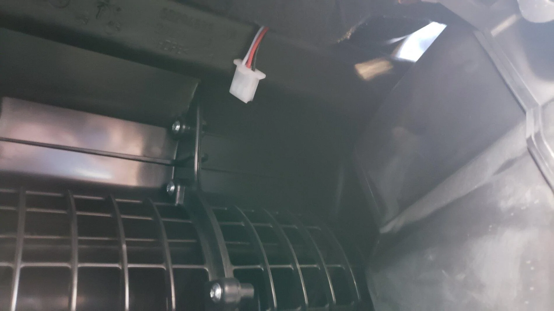 Jeep Gladiator Getting wires through grommet in firewall, any pointers? 20211129_151938