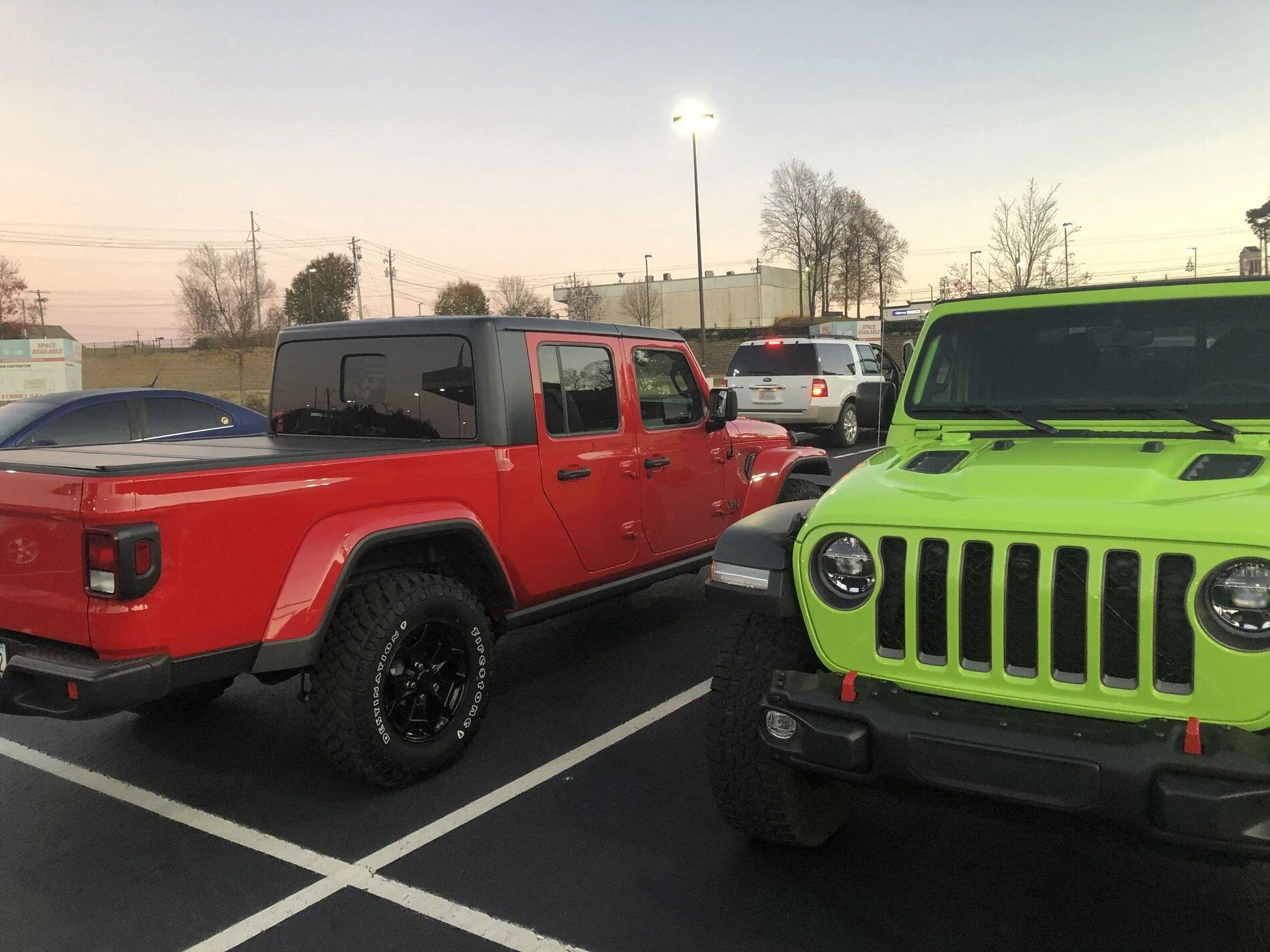 Jeep Gladiator Jeeps Parking Next To Jeeps IMG_7445