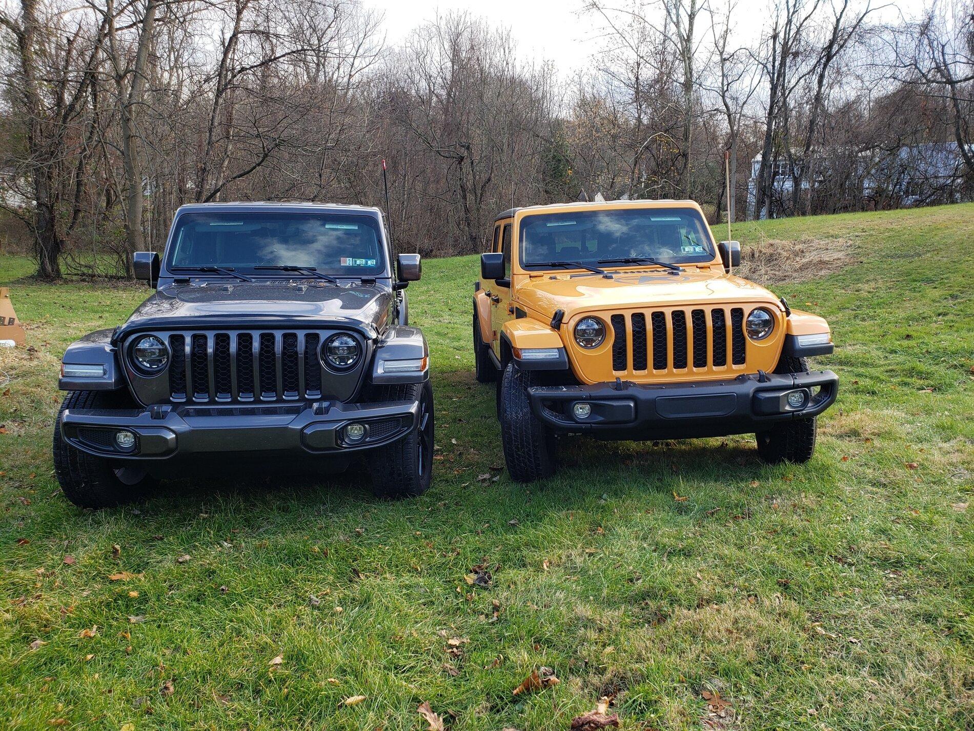 Jeep Gladiator Jeeps Parking Next To Jeeps 20211126_144115_resized_1