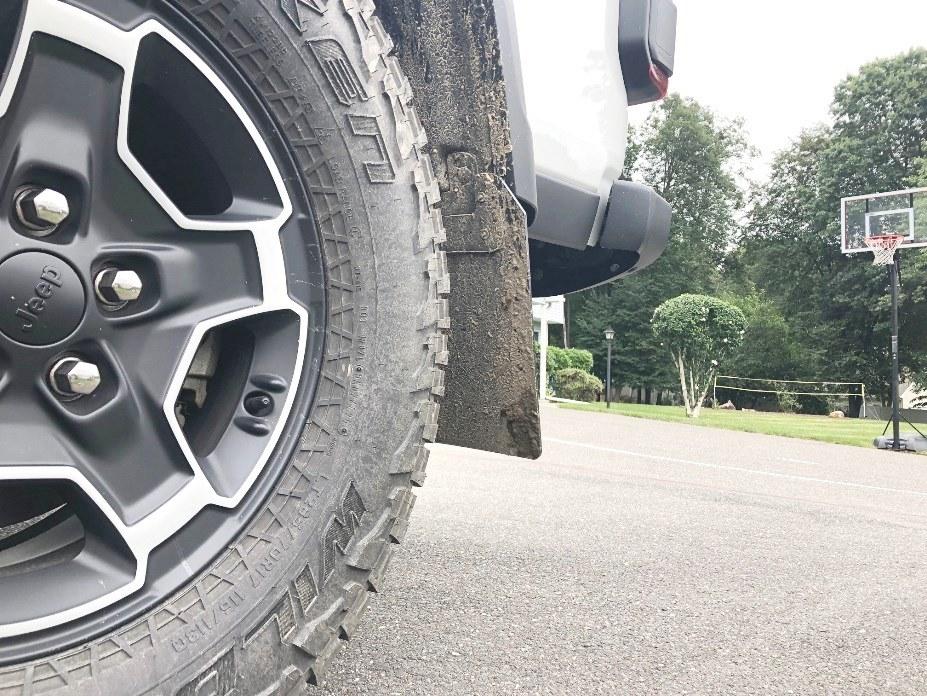 Jeep Gladiator Mojave Splash Guards ??? flaps w mud 1