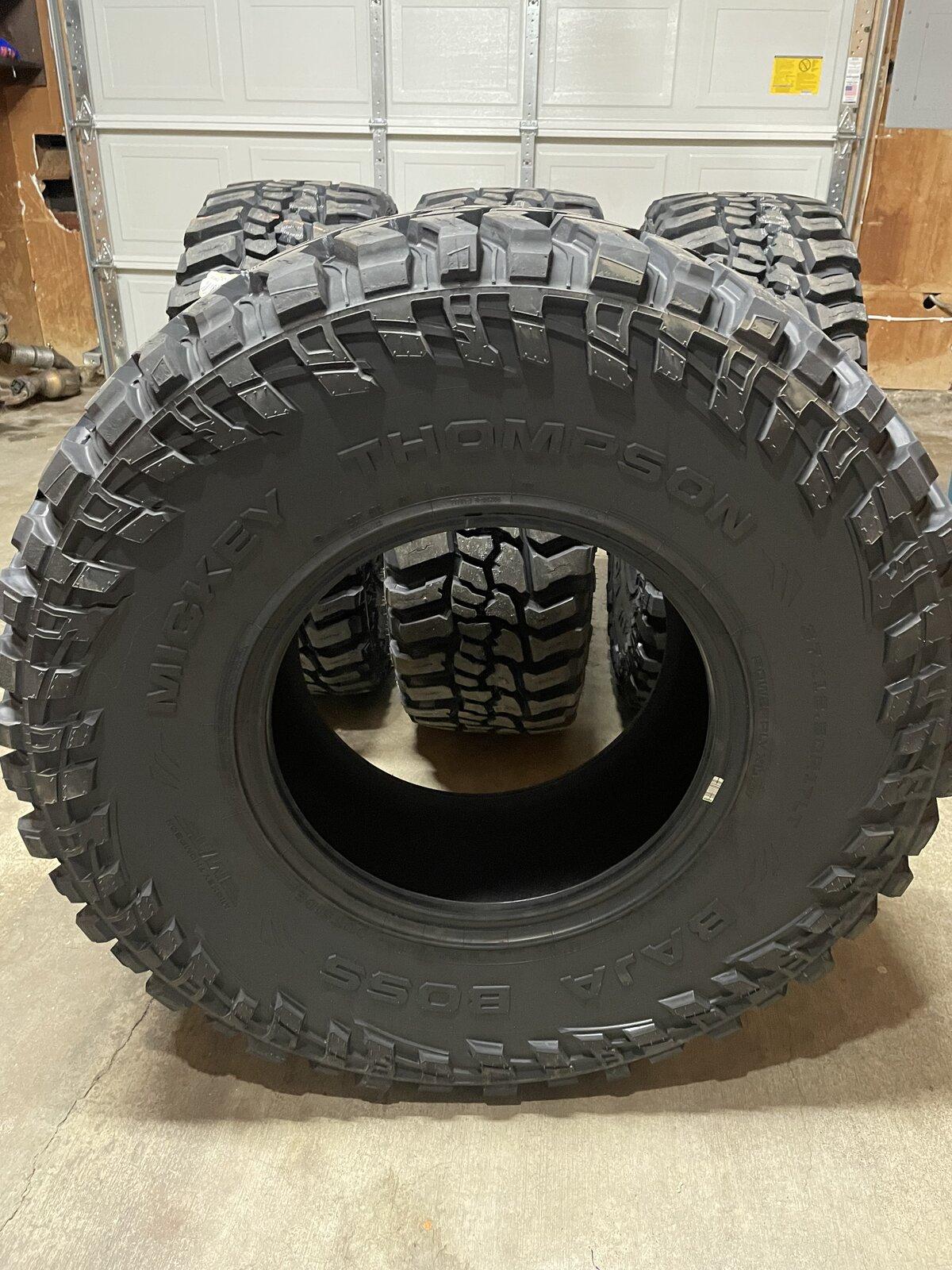 Jeep Gladiator Mickey Thompson Baja Boss 37" tires.JPG