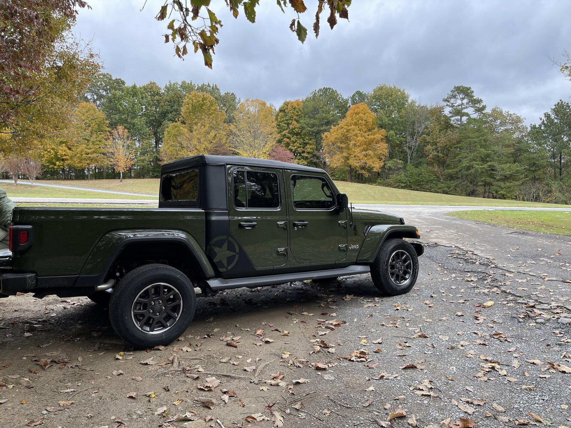 Jeep Gladiator SARGE GREEN Gladiator club 1B1953F9-7C06-4E95-8A6C-D082404EDA93