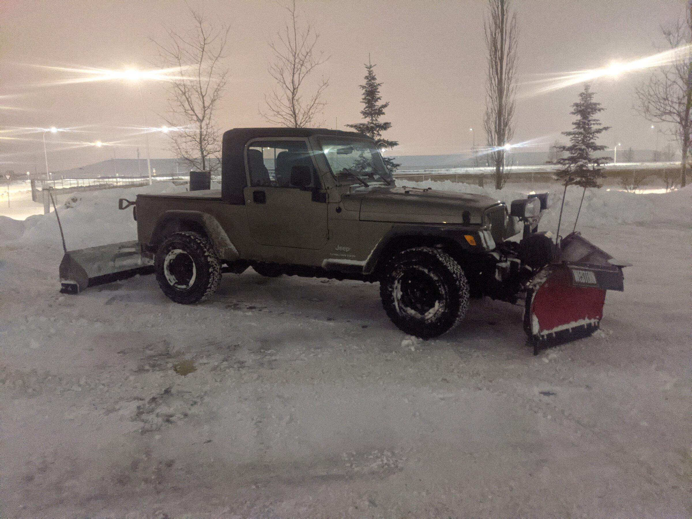 Jeep Gladiator Installed Installed Snowex LT7200 Plow PXL_20210217_101542597