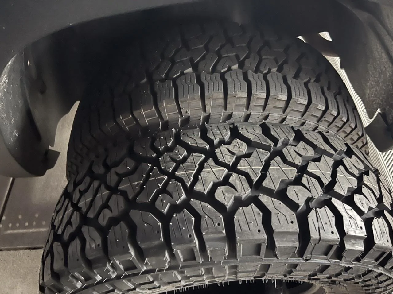 Jeep Gladiator Kenda Klever R/T KR601 35x10.50R17 04997A31-098F-4DEF-9908-8D6710726511
