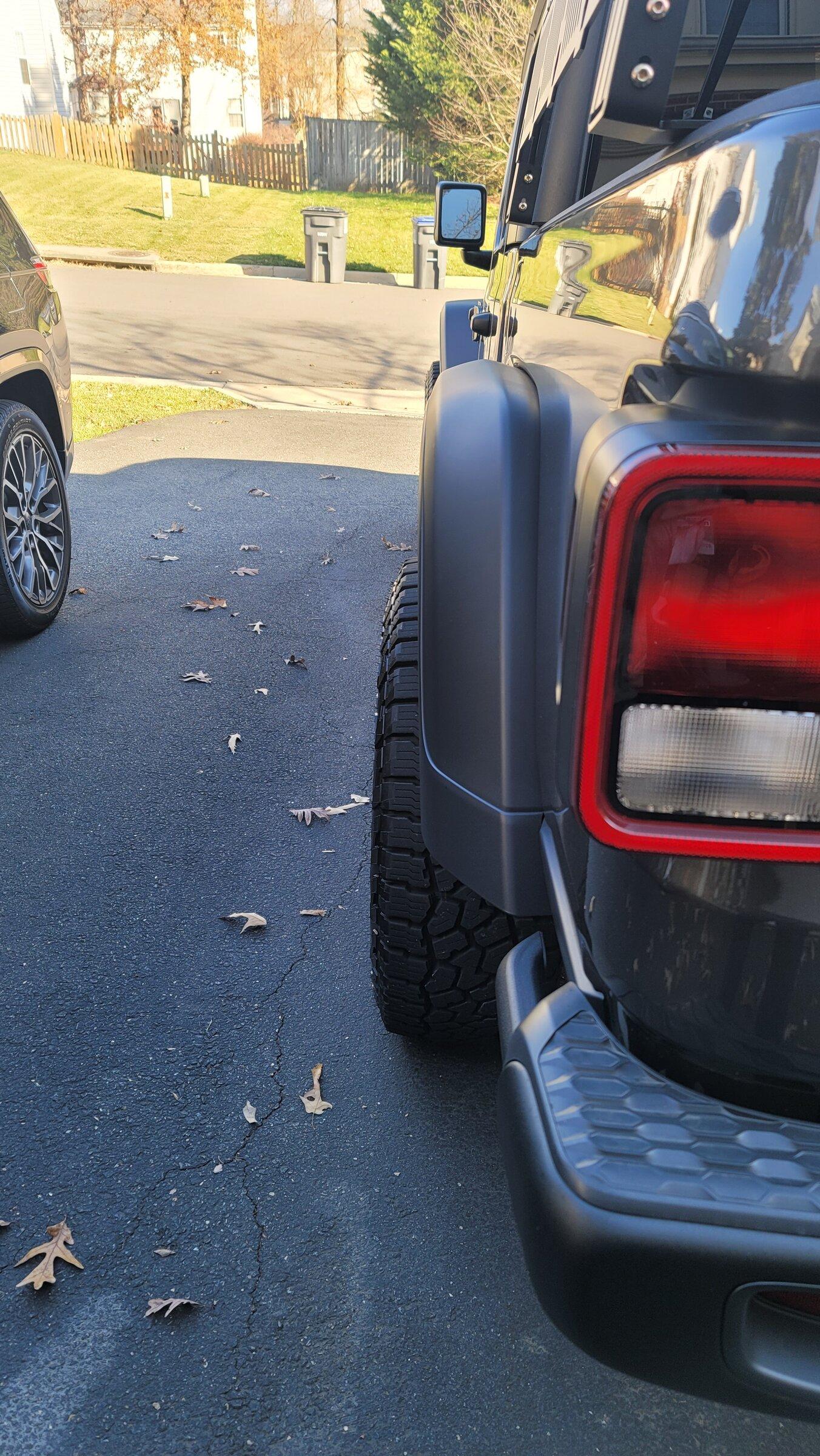 Jeep Gladiator Anyone running Fuel Rebel wheels on Rubicon? 20211202_132736