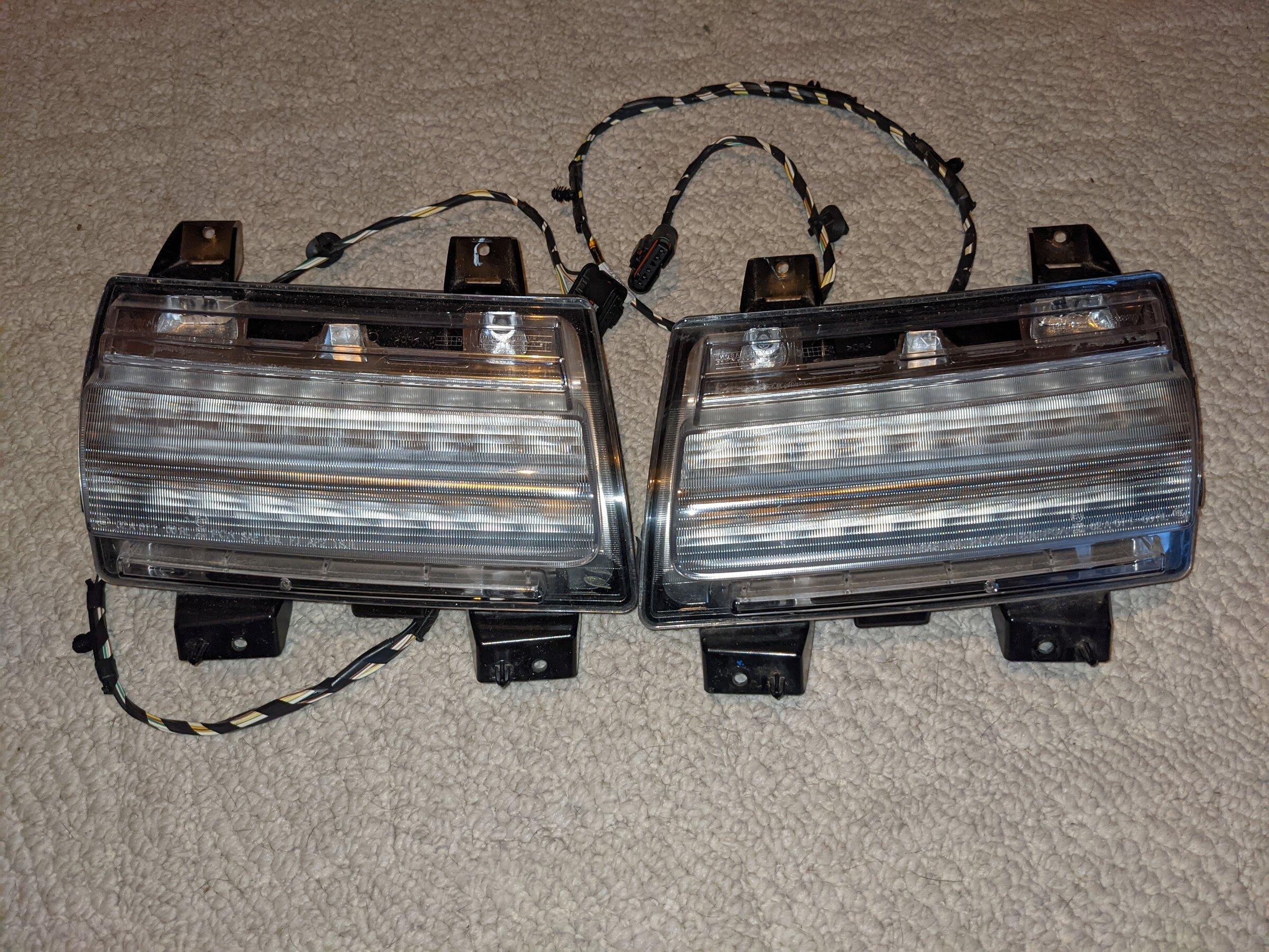 Jeep Gladiator Mopar OEM LED Turn Signals - $200 PXL_20211103_221702661