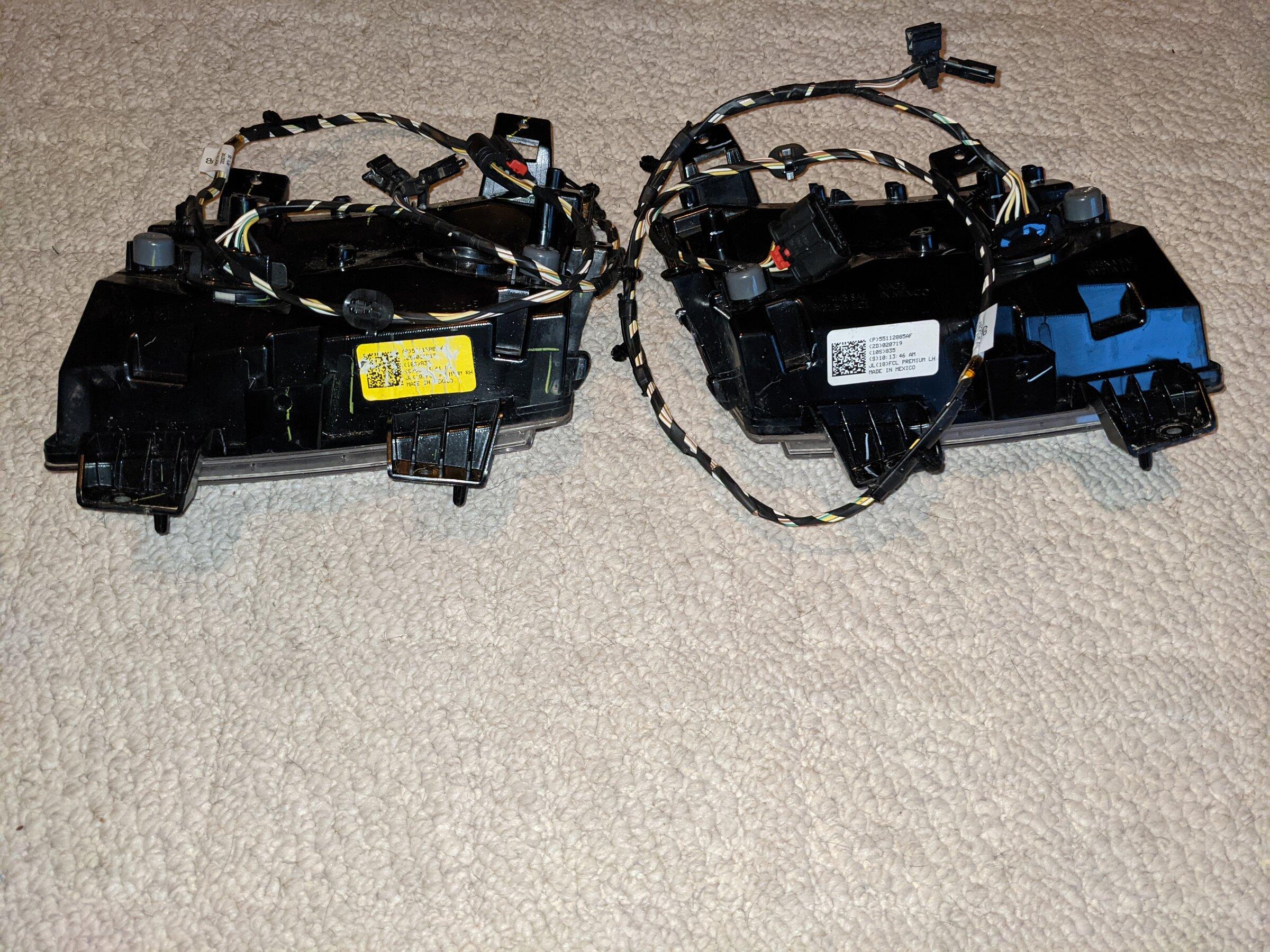 Jeep Gladiator Mopar OEM LED Turn Signals - $200 PXL_20211103_221758106