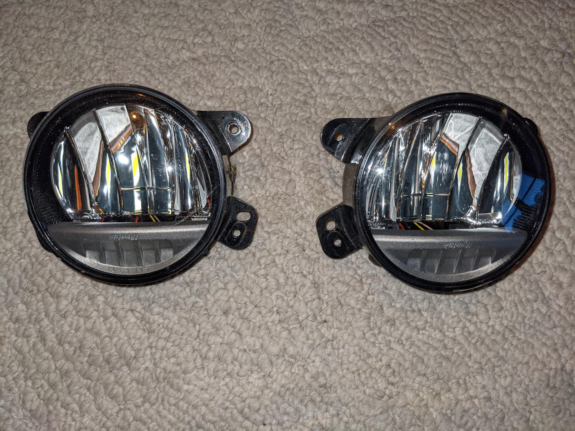 Jeep Gladiator Mopar OEM LED Turn Signals - $200 PXL_20211103_222701425
